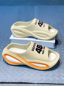 1 Pair Fashion Men Two-Wear Clogs High-Definition Printed Upper One-Piece Molding Anti-Slip Thick Sole Size 40-45 Short Trip & Outdoor - EVA, Firm Grip, Safe & Anti-slip for Outdoor Activities