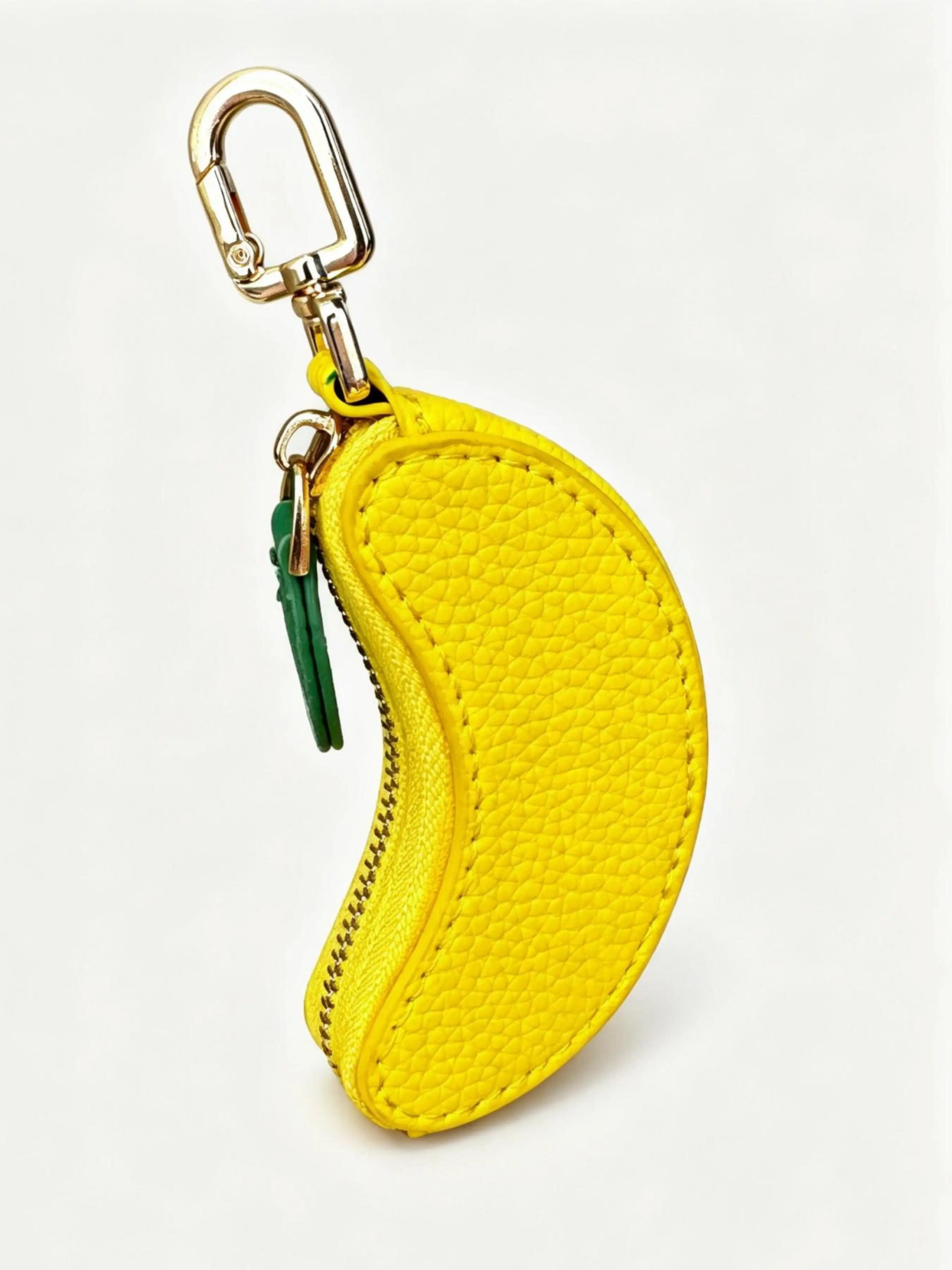 Banana PU Coin Purse Charm, Embroidered Fruit Pouch Keychain, Metal Lobster Clasp Portable Storage Accessory Coin Purse, Holds Coins, Fits Backpacks, Women's Bags, Car Keys, Casual Stylish Storage, Ideal Gift Accessory for Women & Students for School