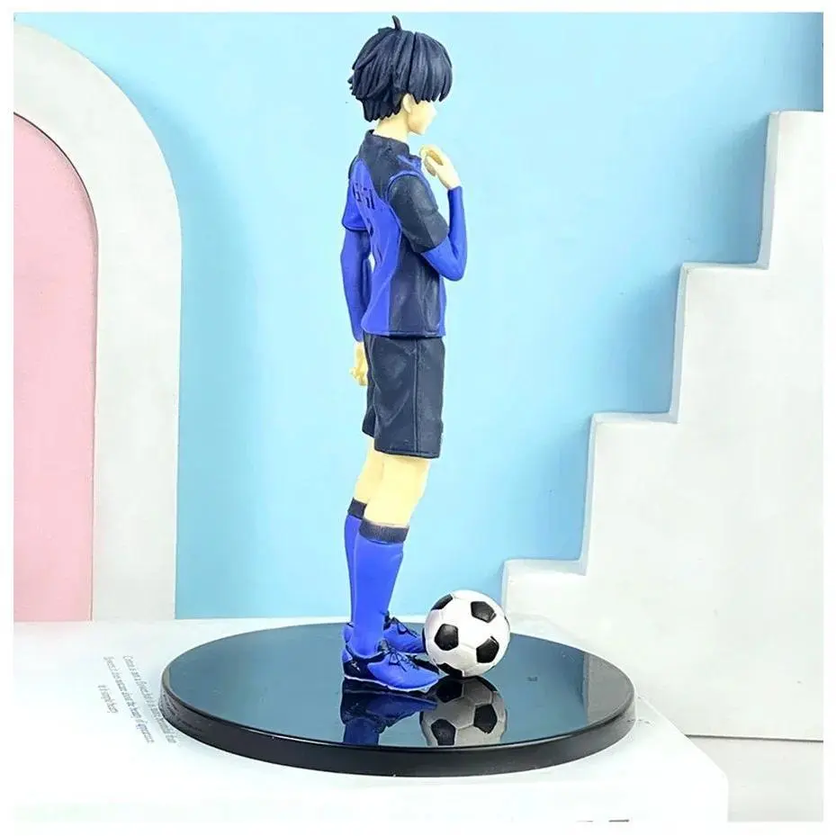 2026 new hot item 17cm Blue Lock Anime Figure Forward Isagi Yoichi Action Figure Japanese Football Boy Figurine PVC Adult Collection Model Toys*