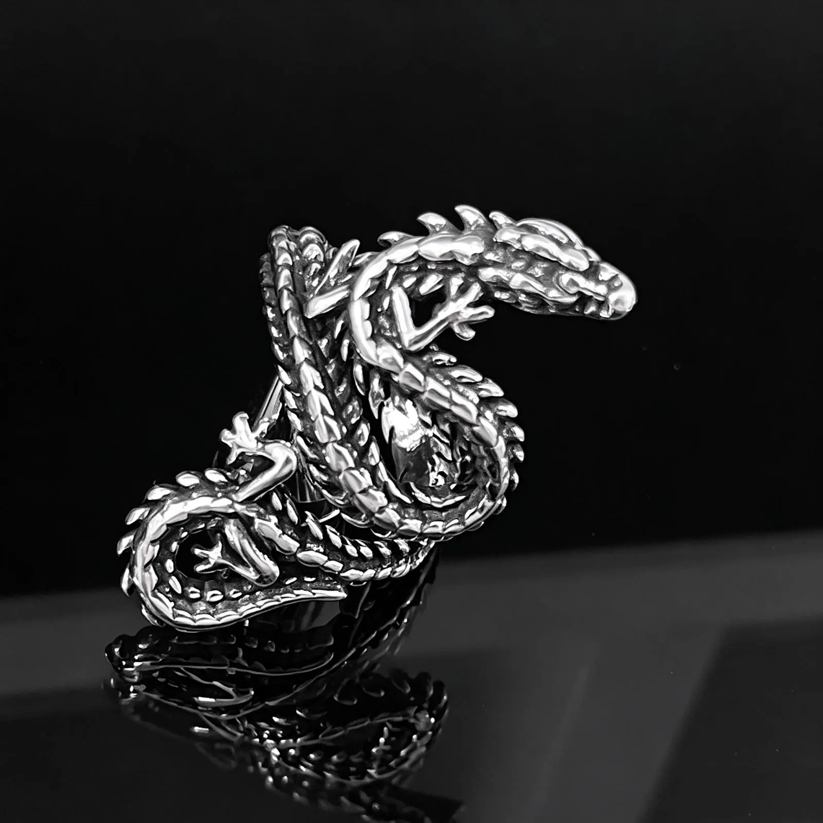 Platinum Plated Vintage Antiqued Oriental Dragon Wrapped Metal Ring Size 8