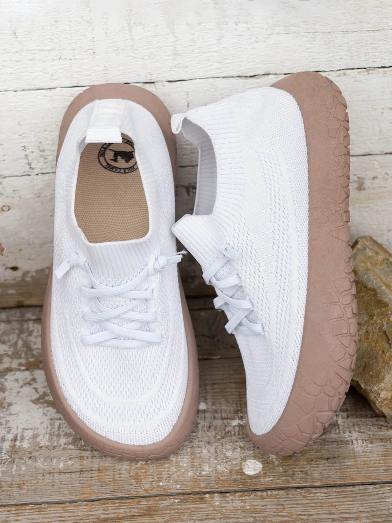 New Summer Flyknit Sports Shoes for Women, Hollow Out Breathable Low Top Casual Trainer Shoes, Durable Thick Sole Walking Shoes for Middle Aged Adults