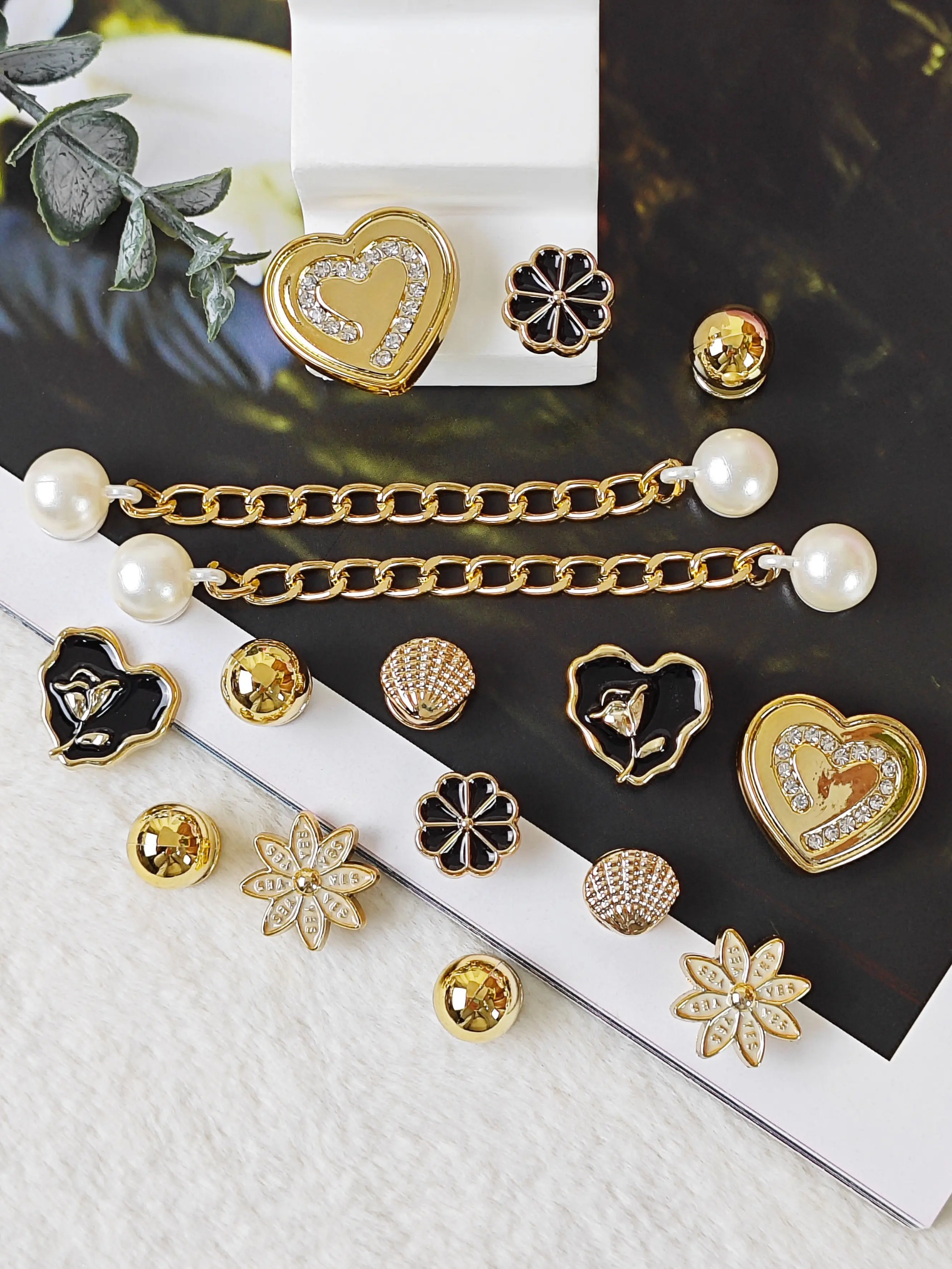 16pcs Shoe Decoration DIY Charms, Heart Flower Shell Bead Imitation Pearl Chain, Lightweight Non-Metallic, Eva Sandals Flip Flops Decor, Girl's Gift