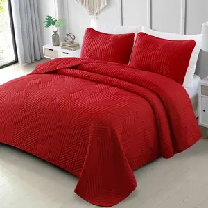 Ultrasonic King Bedding Set, Lightweight Red Bedspreads Soft Geometric Coverlet Set for All (1 and 2 Pillow Shams)