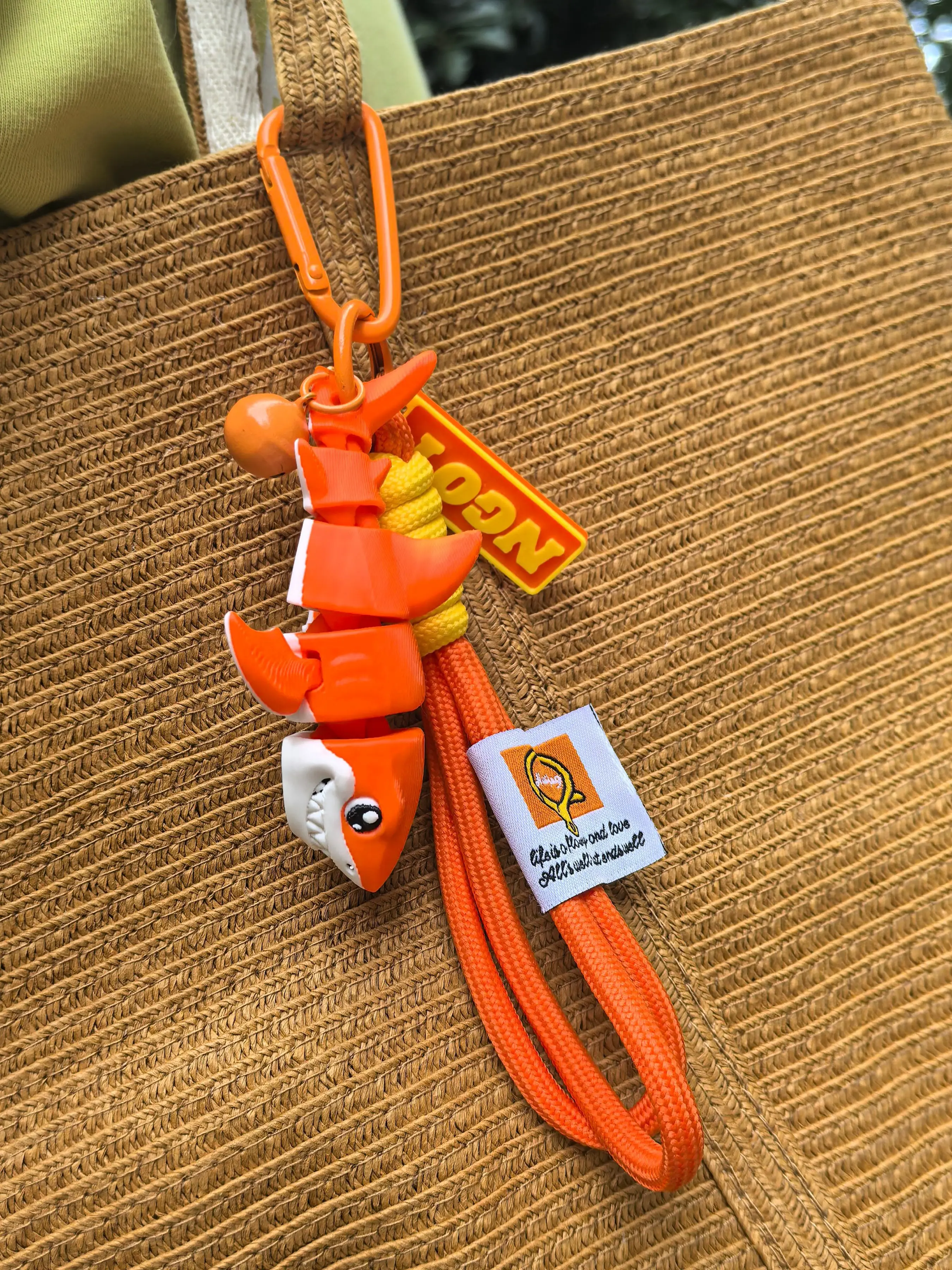 Great Shark Keychain, Backpack Charm, Nylon Rope Anti-Loss Strap, Ideal Gift for Birthdays, Parties, Weddings, Adult Accessories
