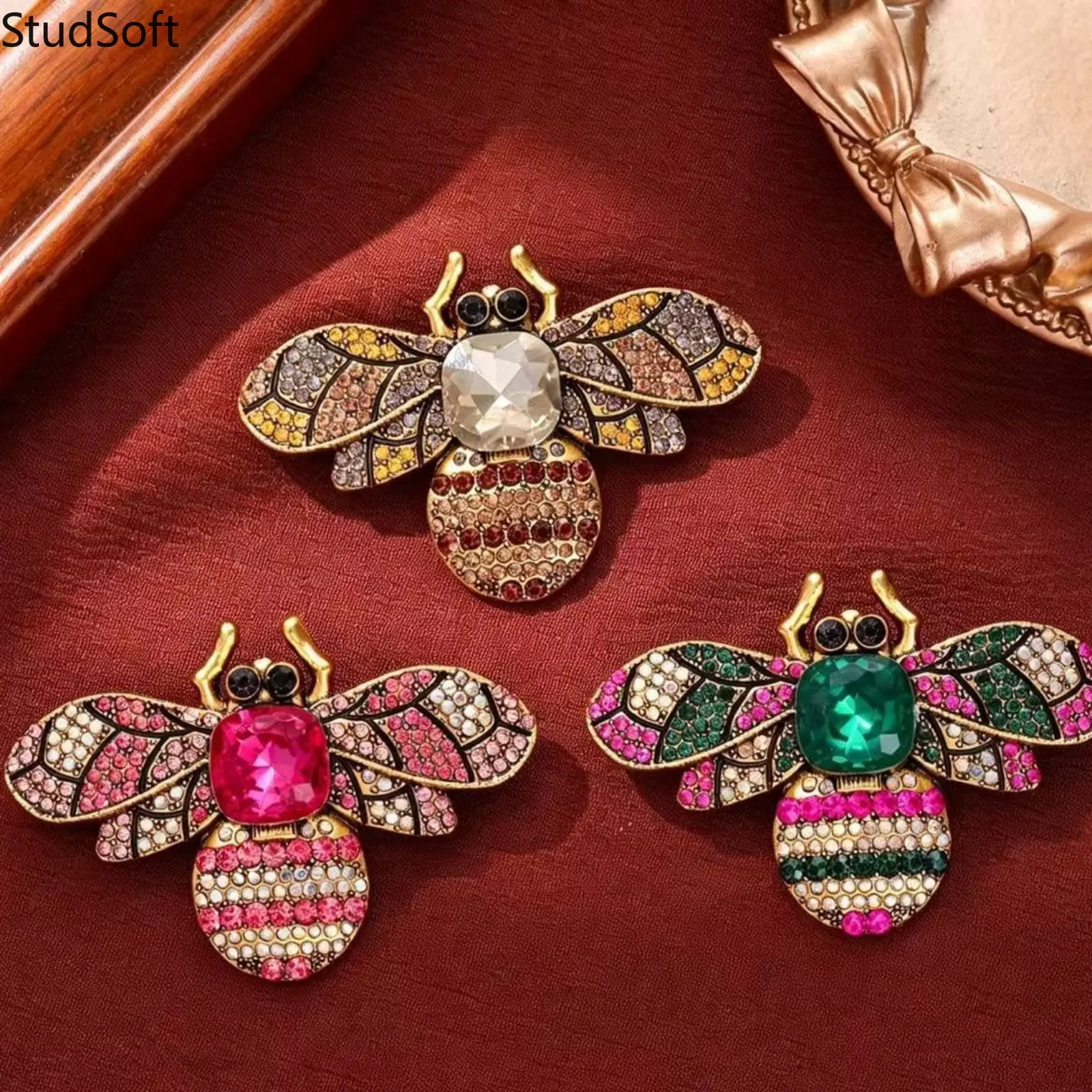 Vintage Baroque Bee Brooch for Women Antique Bronze Insect Pin Large Cushion Cut Crystal Colorful Pave Lapel Pin for Blazer Coat Scarf Gift