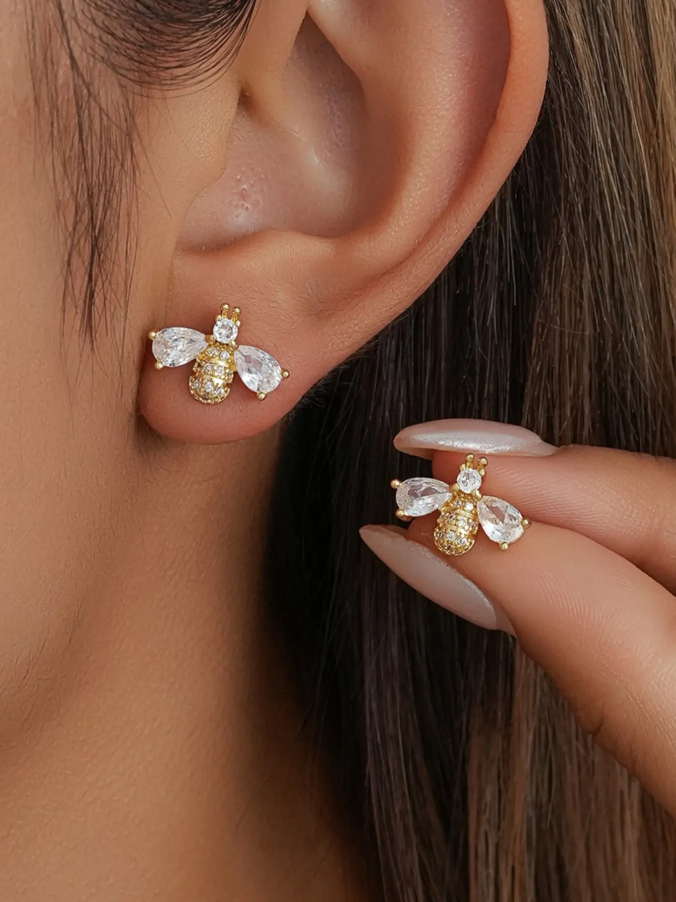 Cute Sparkly Crystal Bee Earrings Gold Plated Aesthetic Aesthetic Bumblebee Studs French Retro Cottagecore Jewelry