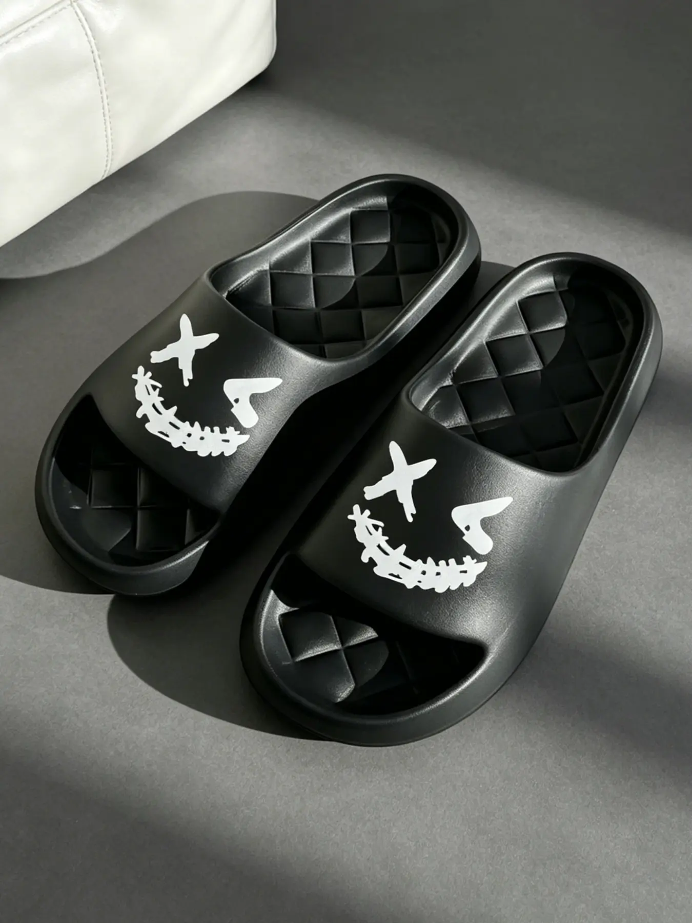 Viral Horror Grin Evil Face Slides, Anti Odor Lightweight Eva Bath Slippers, Trendy Goth Print Beach Slides for Couples, Size Up for Wide Feet
