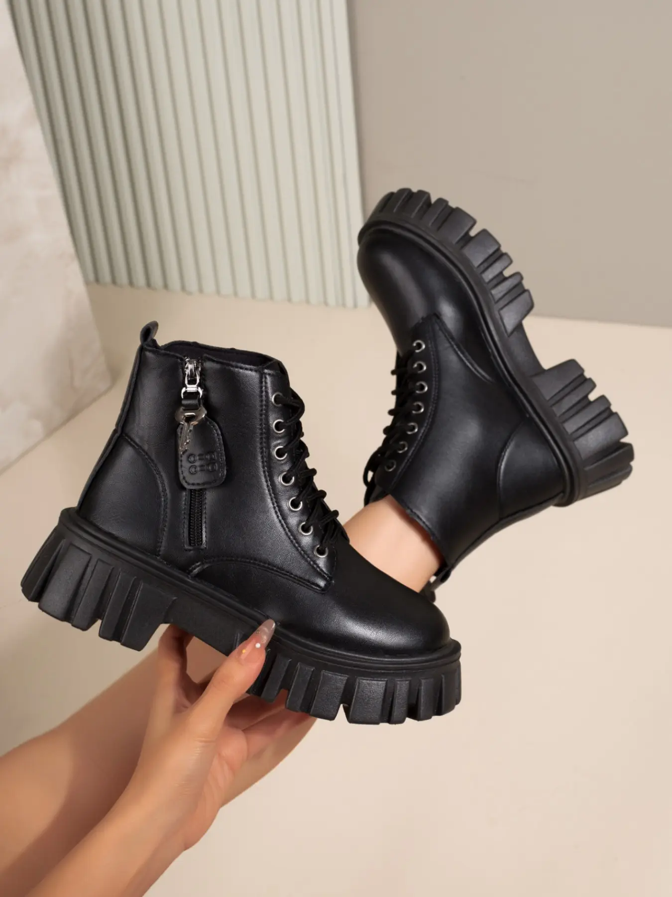 Ladies' thick soled fashionable ankle boots, side zipper lace up combat boots suitable for walking and work, fashionable platform short boots, comfortable shoes for daily wear, casual boots