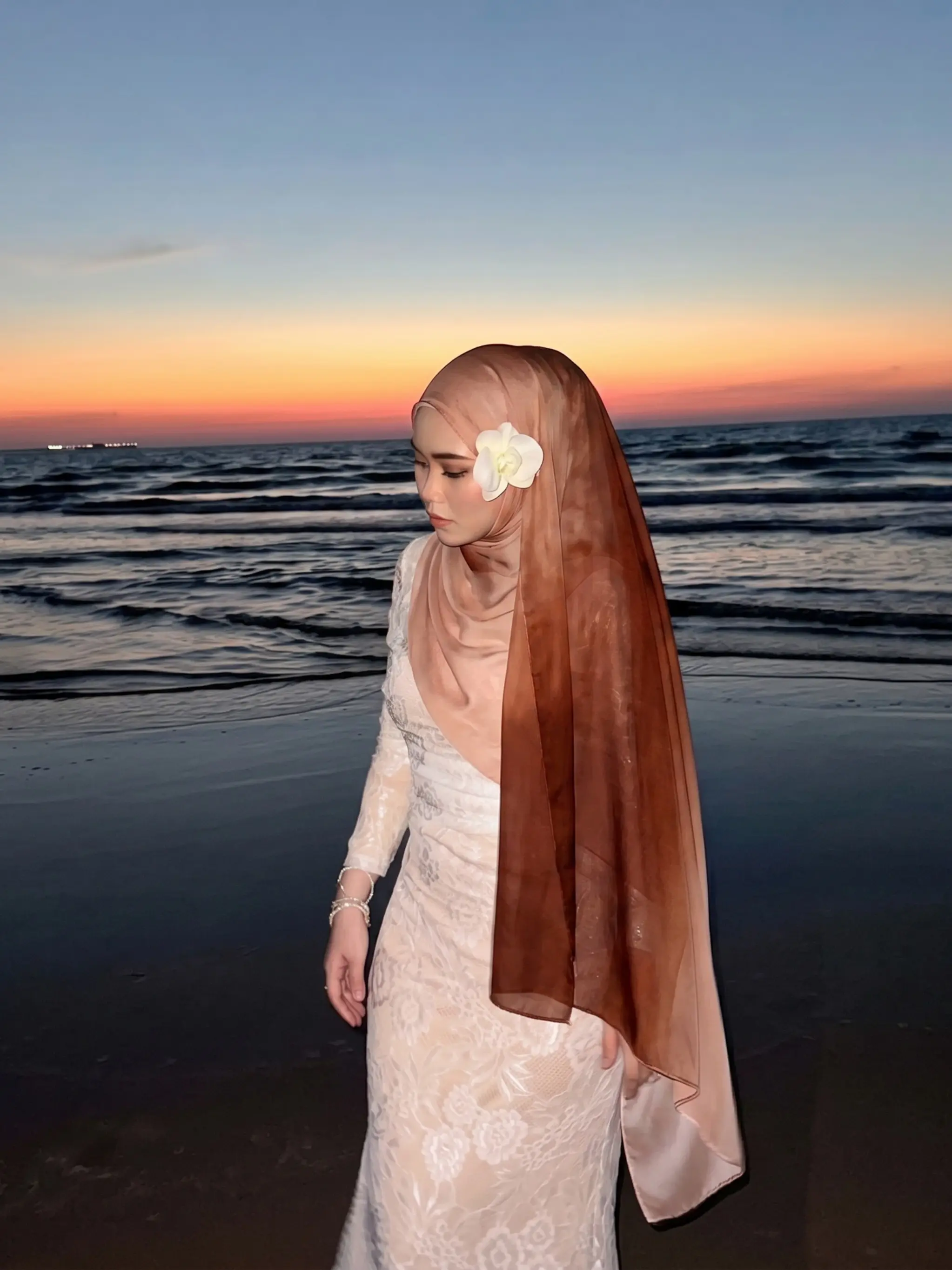 Women's Soft Gradient Commuter Headscarf, 70x180cm Lightweight Summer Shawl, Muslim Headscarf Cover, All-Season Muslim Hijab, Comfortable and Stylish