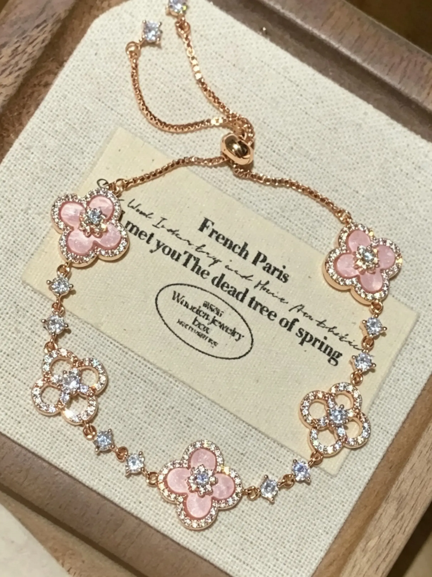 Mother's Day Gift Women's Four-Leaf Clover Bracelet, Allergy-Free Alloy Waterproof Bracelet with Adjustable Fit, Multicolor Options, Clover Flower Bracelet