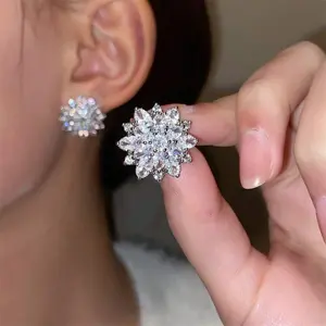 1 Pair Sparkling Artificial Crystal Flower Stud Earrings Party Christmas Valentine's Day Jewelry Accessory