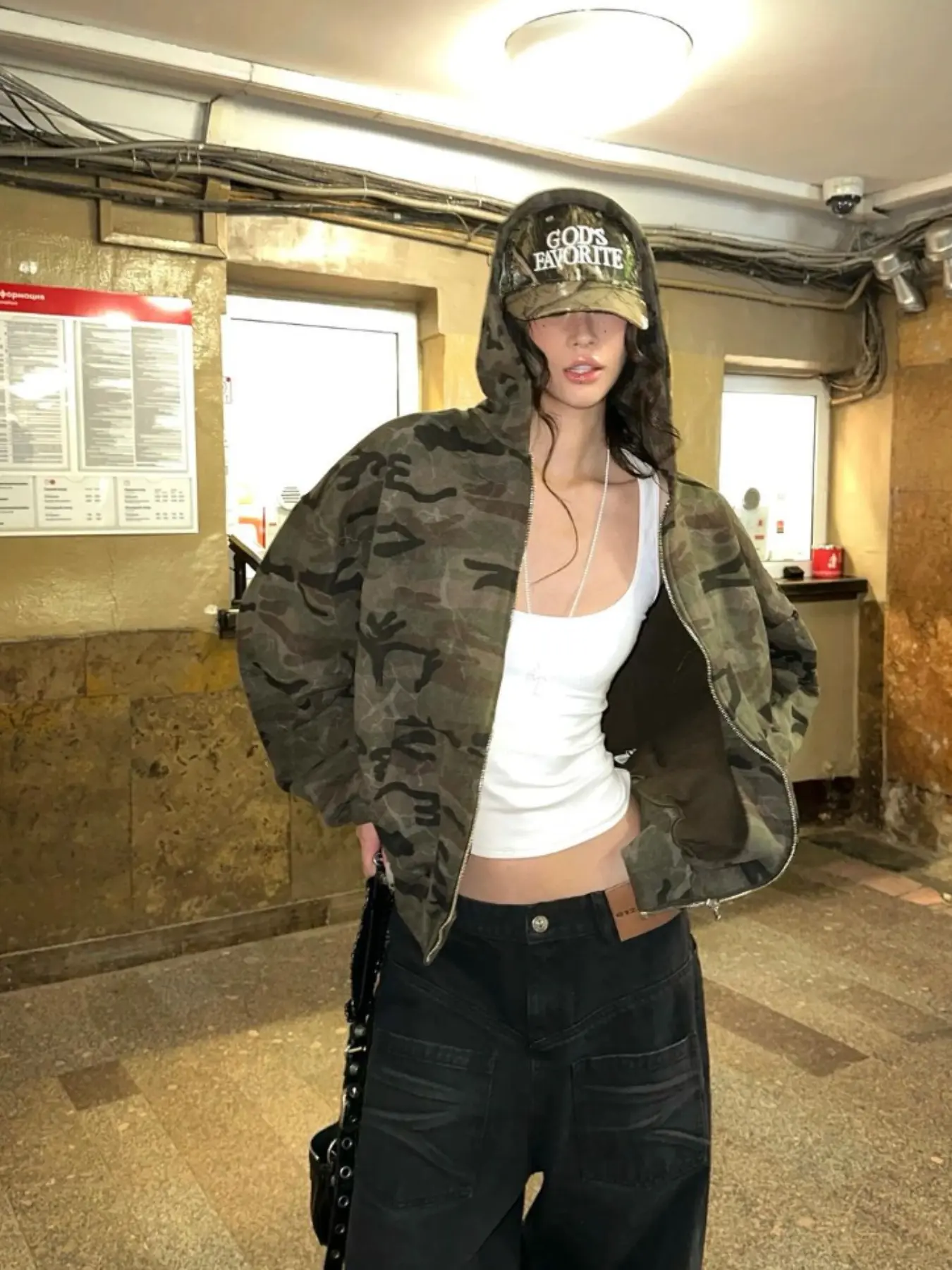 Women's Cropped Camo Zip-Up Hoodie, Oversized Vintage Camouflage Full Zip Hooded Jacket, Streetwear Sweatshirt for Casual Style