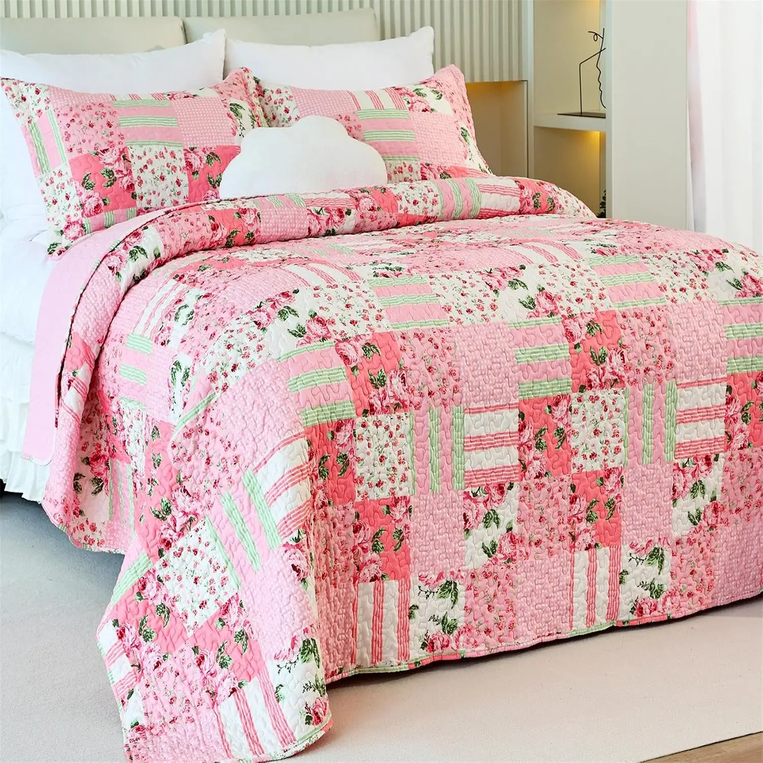 Twin Size Floral Patchwork Bedspread Set - 1 68x86in Pink Bed Coverlet, 1 Pillow Sham, Breathable Soft Lightweight Bedding for Girls, All-Year Bedroom Decor