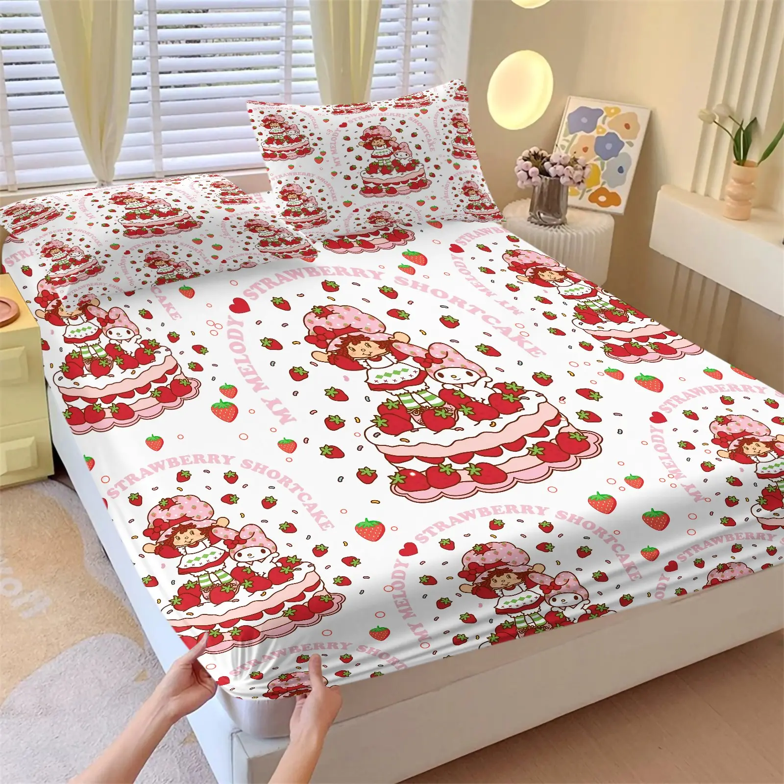 Kawaii Pink Strawberry Dessert Pattern Fitted Sheet Set, Include 1 Bedspread and 2 Pillowcases without Core, Sweet Cartoon Character Printed Elastic Mattress Cover, Aesthetic Cute Bedroom Decor Bedskirt, Lovely Cartoon Fruit Themed Bedding Protector