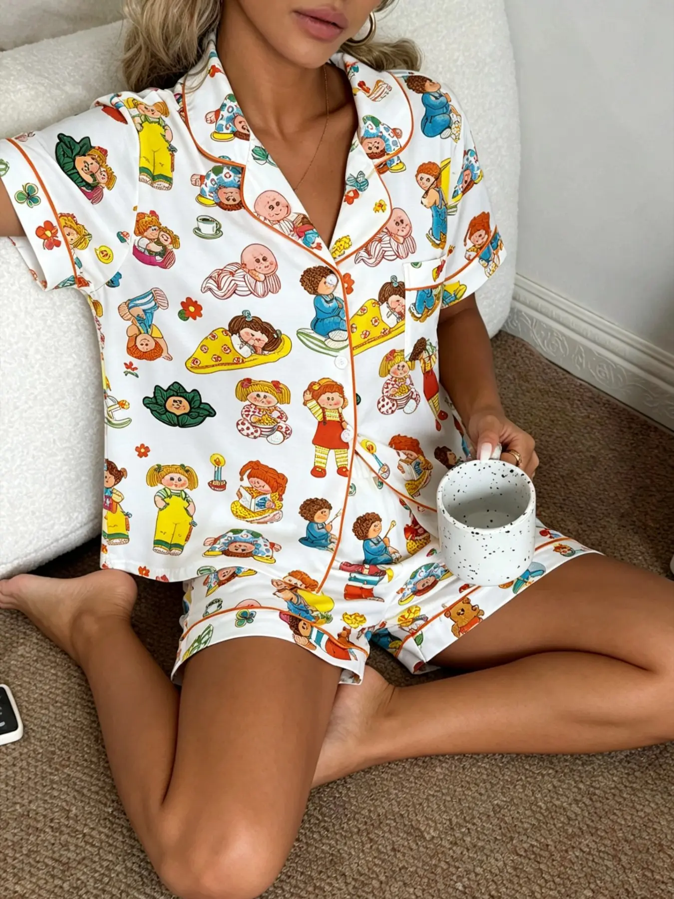 Sweet Retro Cartoon Pajama Set for Women, Contrast Trim Short Sleeve Top and Shorts, Breathable Summer Sleepwear, Cute Bear Print
