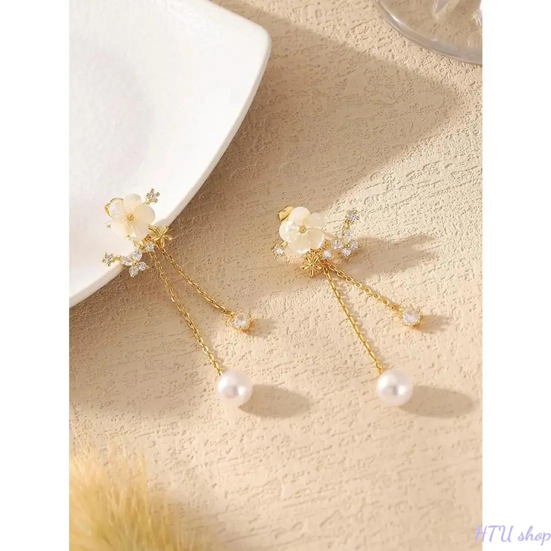 Women's Gift Flower Design Dangle Earrings - High-Quality, Exquisite All-Match Fashion Jewelry for Birthday Gifting