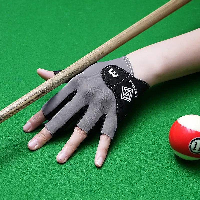 Left-Hand 3-Finger Stitched Snooker Billiard Half Finger Glove, Unisex Size with Anti-Slip Grip & Snug Elastic, Sports & Outdoor Ball Sports Accessory, Half Finger Gloves