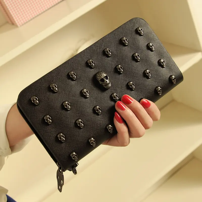 Halloween Skull Rivet Coin Wallet, Punk Style, Large Capacity Zip Closure, Gothic Long Wrist Wallet, Durable Travel Accessory,Suitable for Thanksgiving, Christmas, Valentine's Day, men's gift giving,