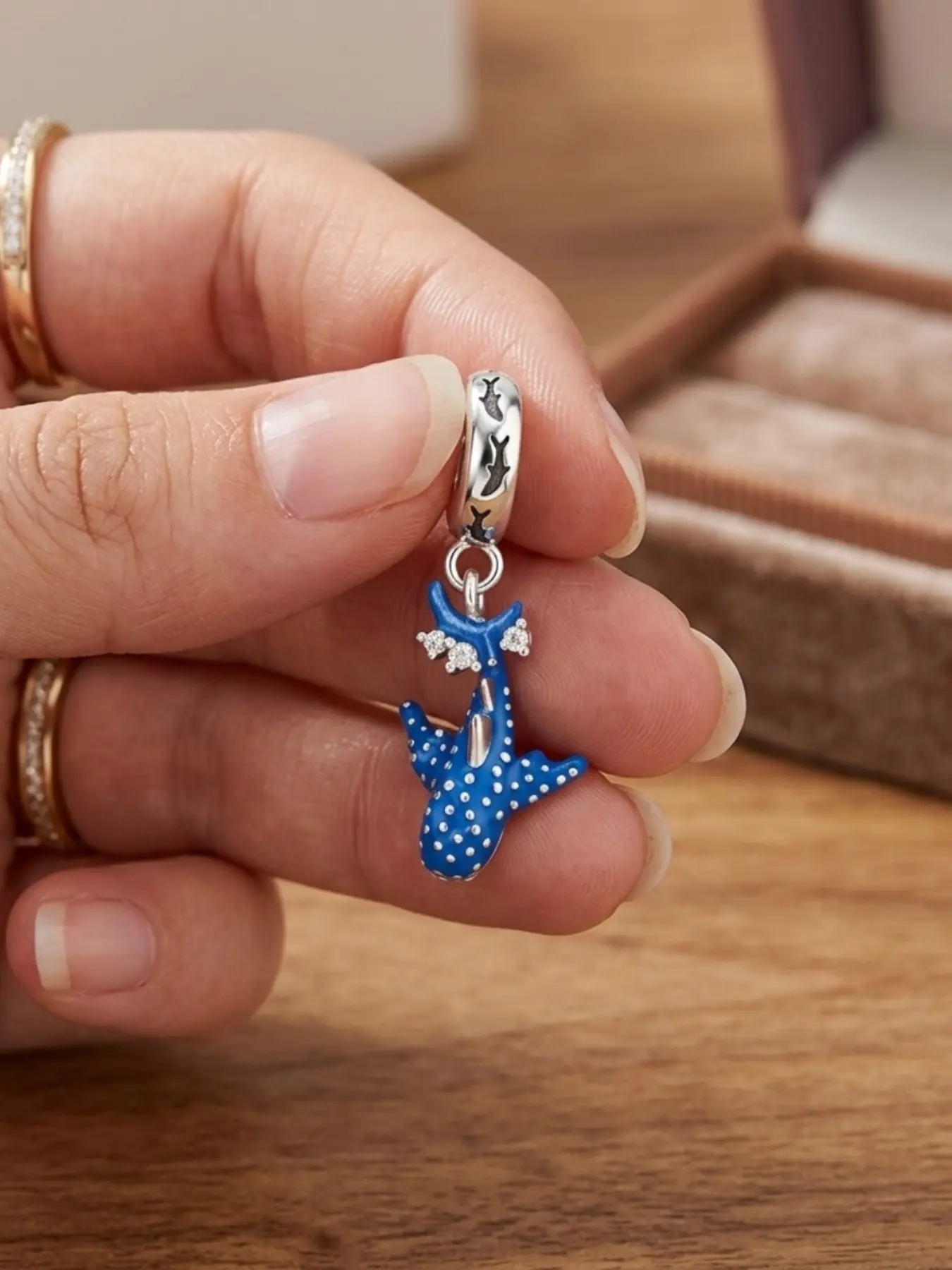 New Blue Spot Whale Shark Pendant, Oceanic Silver Color Charm, Enamel Material, Fish Pattern Bead Circle, Perfect Gift for Women