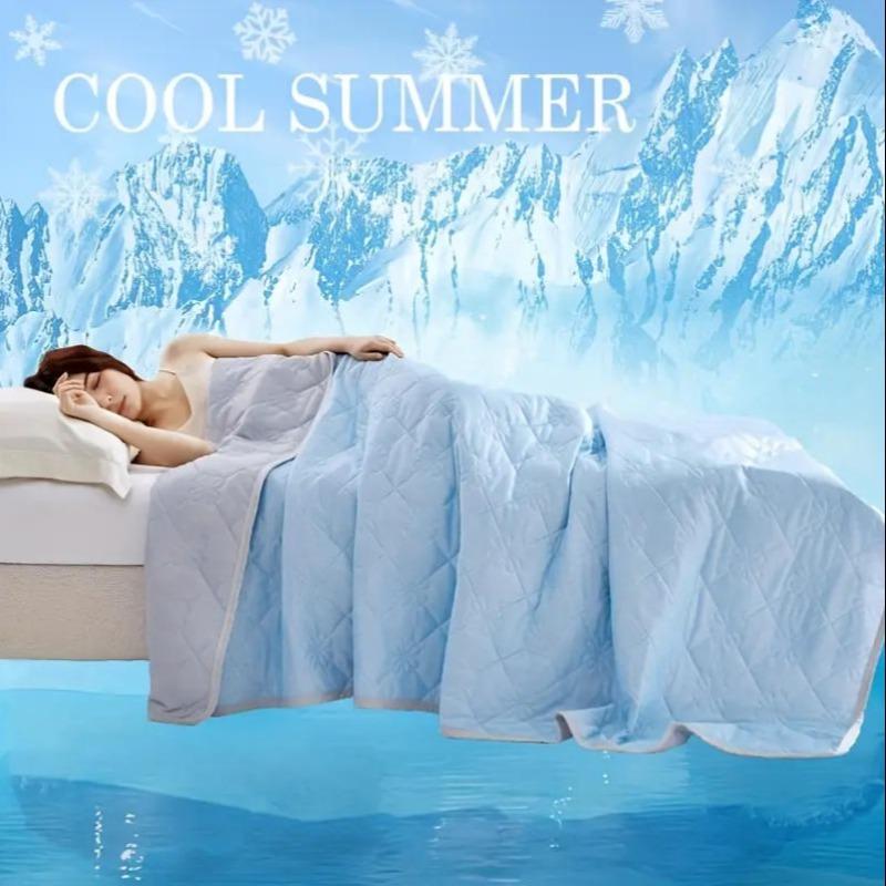 Summer Cooling Blanket, Soft and Comfortable Thin Fabric Summer Blankets, Moisture-Wicking and Breathable, Skin Friendly Blanket, Lightweight Quilt for Bedroom and Guest Room
