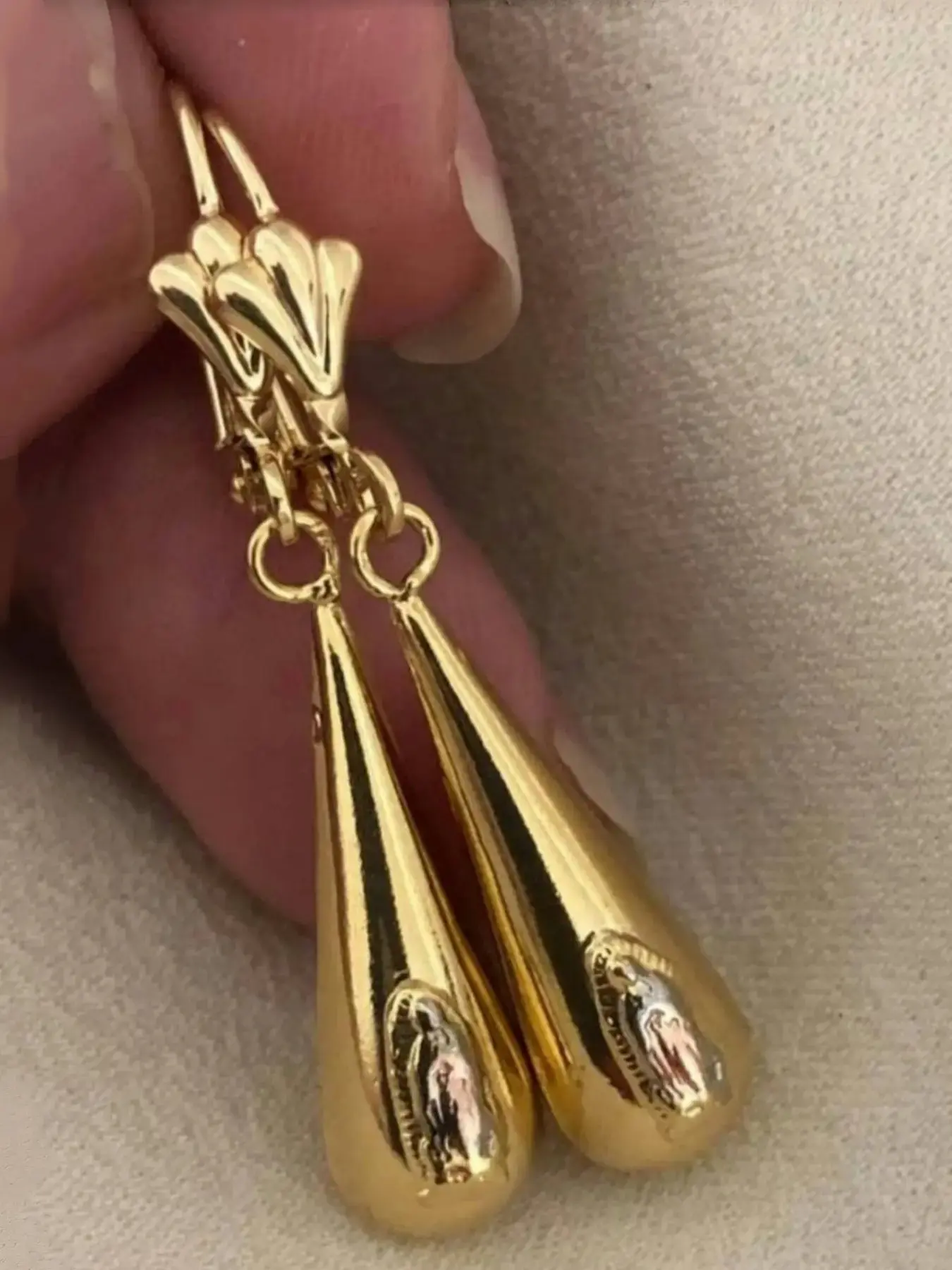 Vintage Virgin Mary Drop Earrings for Women, Pink Enamel Gold-Tone Teardrop Pendant, Catholic Faith Jewelry for Church Activities, Religion, Daily, Hook, 7G, 0.7Cm Width, 4Cm Length, Faith-Themed Design