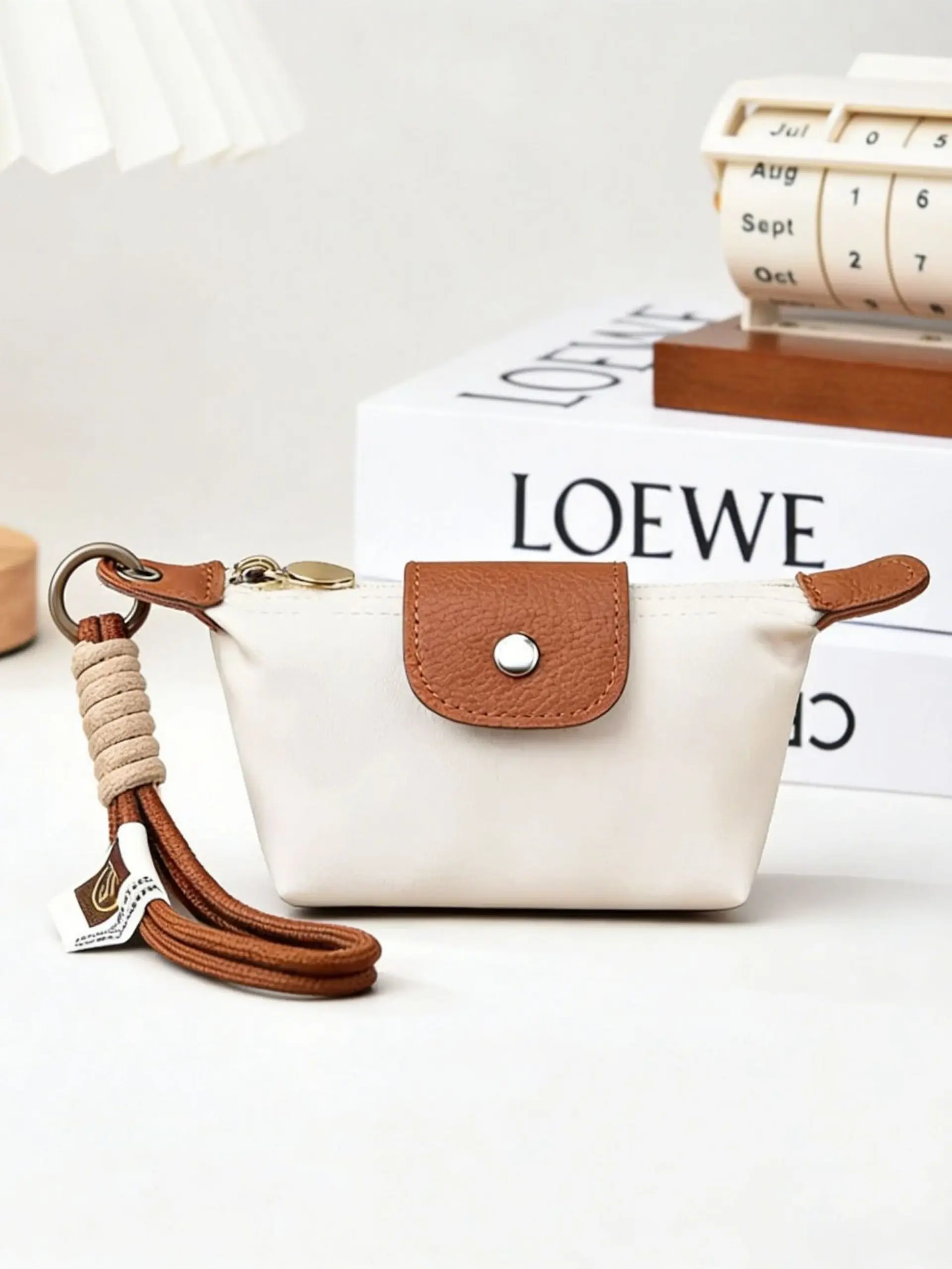 Unisex Mini Dumpling Wallet Keychain Wristlet, Colorblock Design, Versatile Accessory for Men and Women, Compact Coin Purse, Fashionable Gift Idea