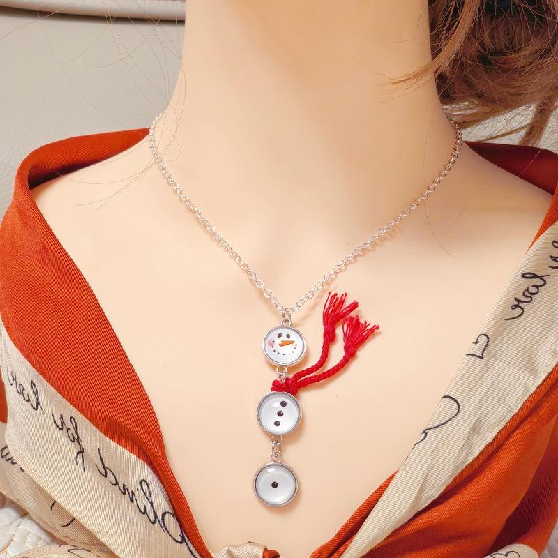 Cute Snowman Necklace with Button Pendant – Christmas Sweater Chain, Unique Winter Clavicle Necklace
