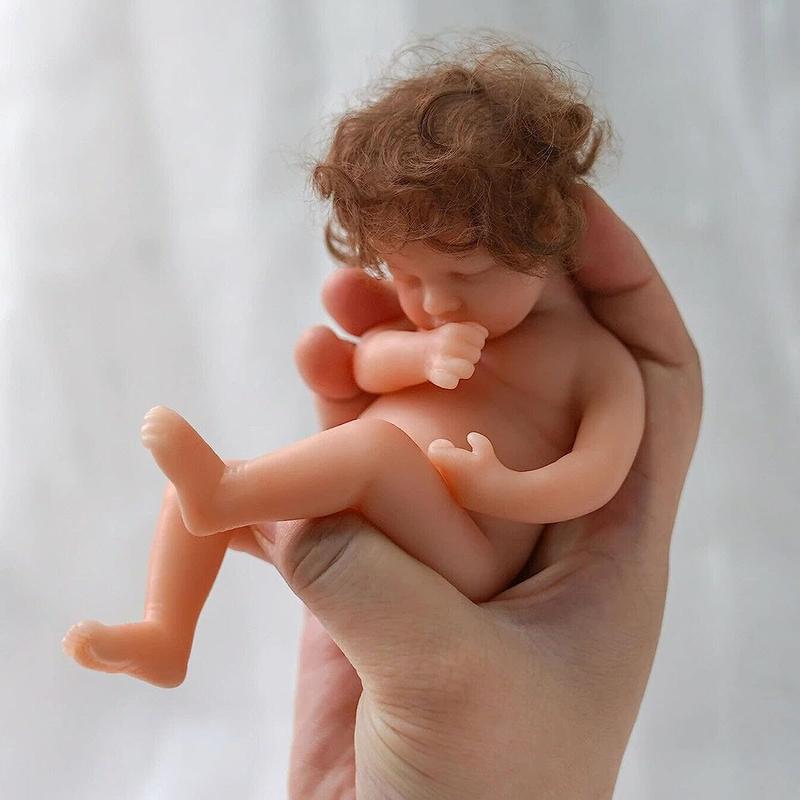Realistic Silicone Reborn Doll, 6 Inch/15cm Soft & Cute Doll with Clothes, Girl Toy, Stress Relief Toy for Adults, Realistic Reborn Dolls for Kids, Fun Gifts for Boys and Girls, Kids Christmas Gifts