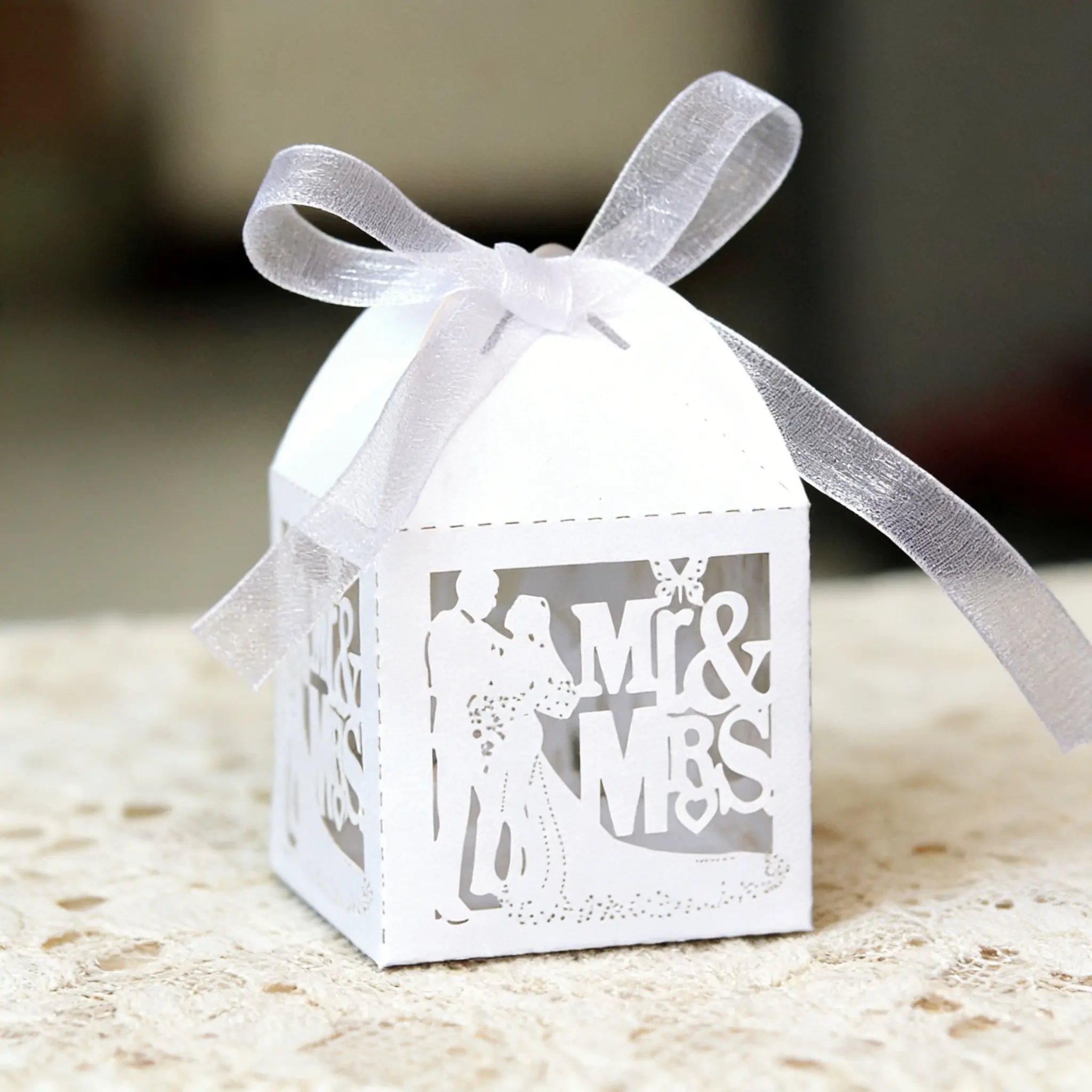 Mr&mrs Laser Cut Sugar Box, Wedding Favor Candy Box, High-End Bridal Gift, Multiple Colors Available, Elegant Design for Weddings