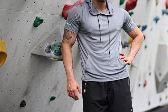 [Purchase One Size Large] Men's 3 Pack Fashion Athletic Hoodies Shirts Sport Sweatshirt Moisture Wicking Workout Mesh Athletic Fall Outfits Hoodies For Men Pollover