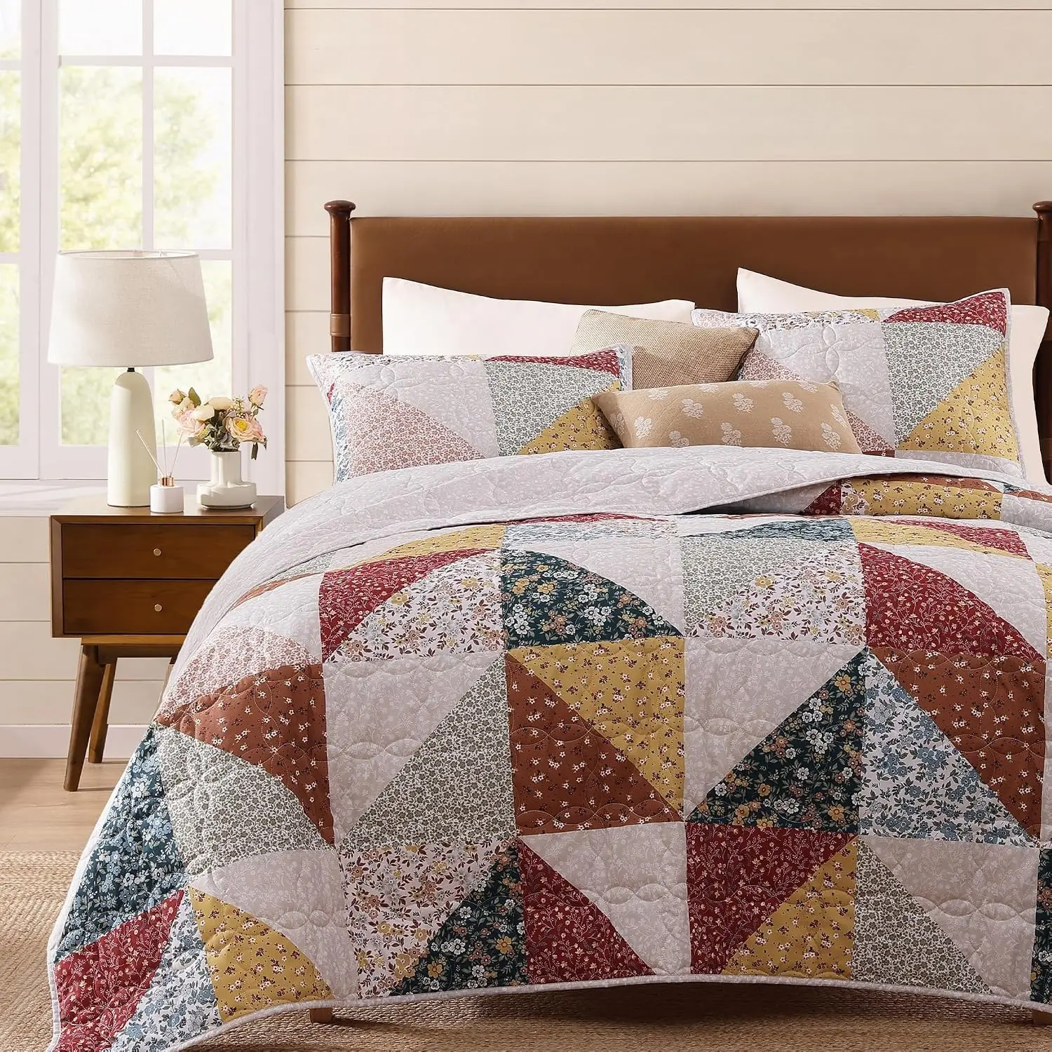 Quilt Set Queen Size, Patchwork Burnt Orange Floral Quilt Sets, Reversible Bedspread Lightweight and Breathable for All Seasons, Soft Quilted Bedspread with 2 Pillow Shams