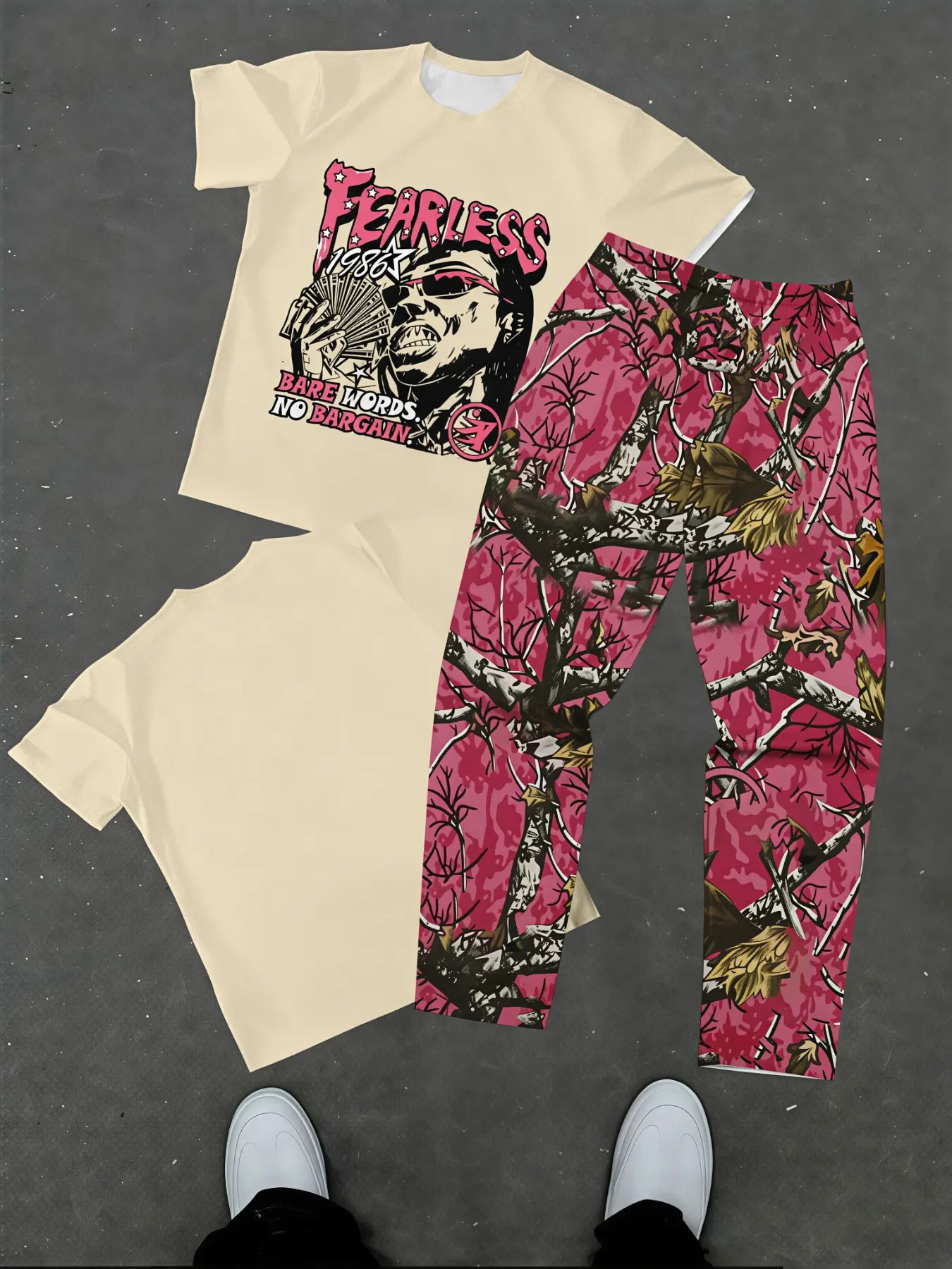 Men Cream Base Camo Street Outfit, "FEARLESS" Poker Character Print Tee, Rose Red Tree Camouflage Flare Pants, Hunting Style Urban Hip Hop Set