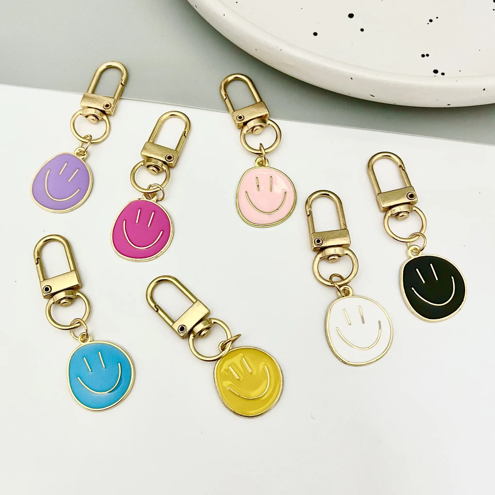 Rainbow Theme Solid Smile Metal Keychain, Creative Cute Sports & Outdoor Bag Charm Decor Gift, Multiple Colors, Nylon Blend