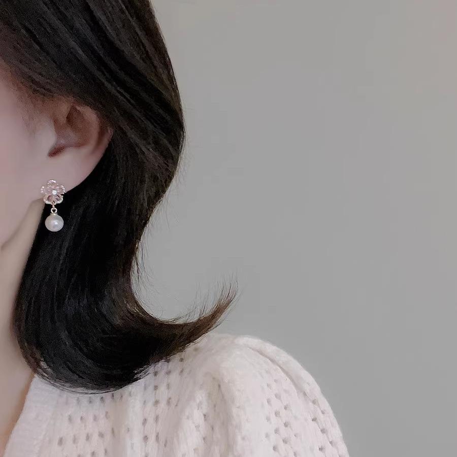 Elegant sweet pink rhinestone flower pearl earrings - new fashion, fresh, unique, and versatile dangle earrings