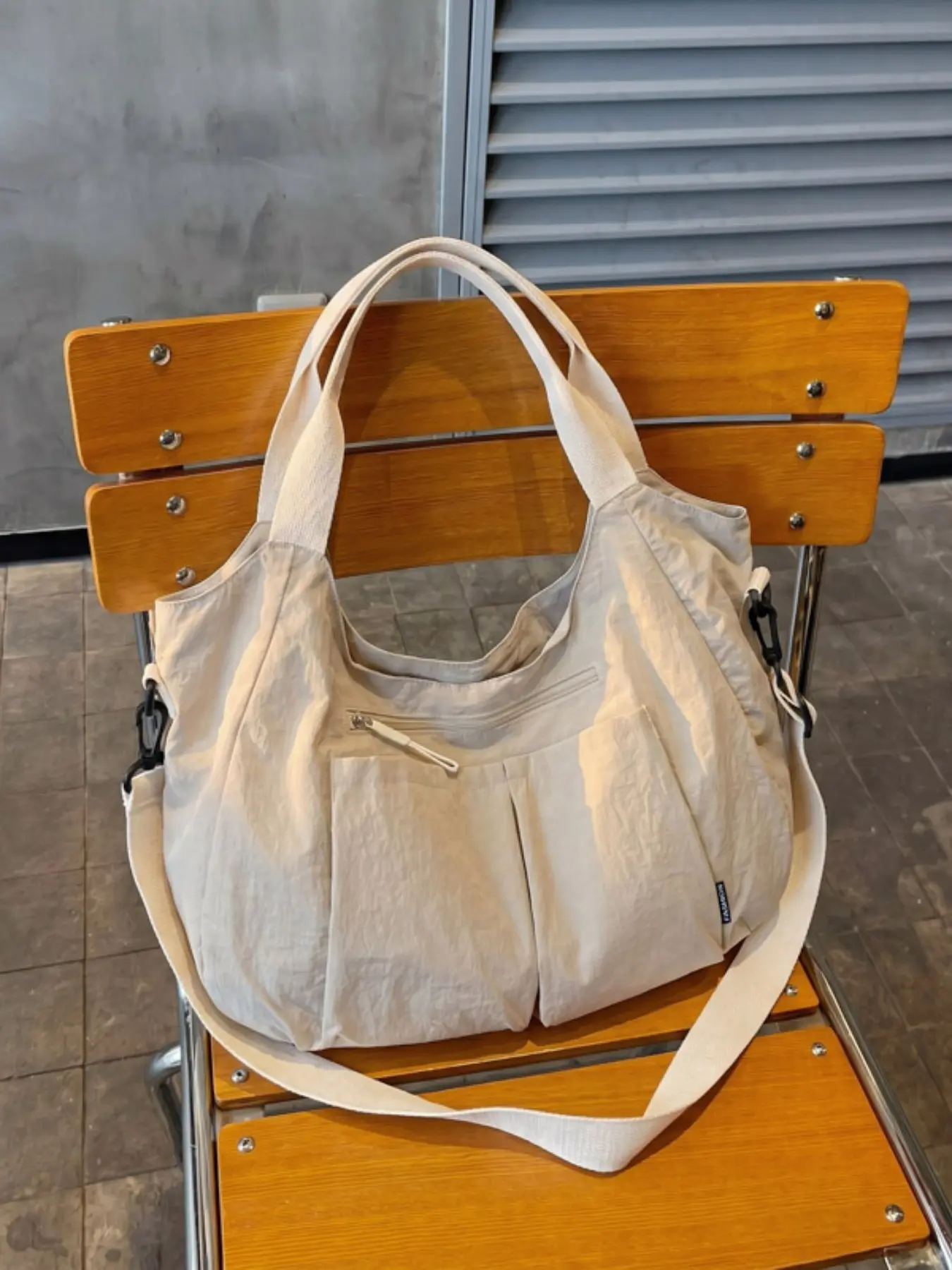 Folded Nylon Single Shoulder Tote Bag, Multiple Pockets with Zipper Pouch, Wide Strap, Lightweight, Durable, Casual Style for Daily Use