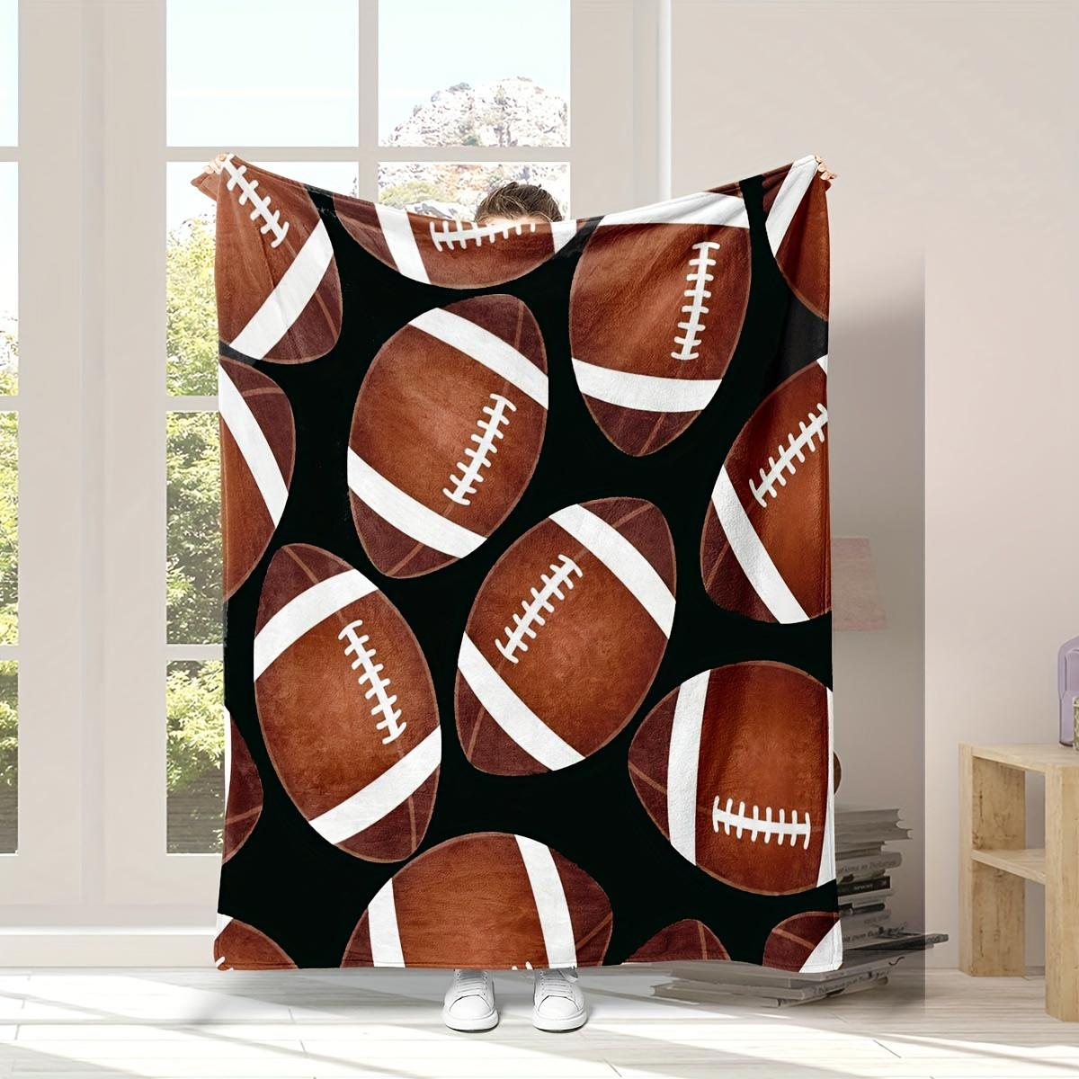 1PC Football Print Flannel Flannel Throw Blanket - Soft, Cozy, Machine Washable All-Season Polyester Bedding for Teens, Ideal Sports Theme Gift-280GSM