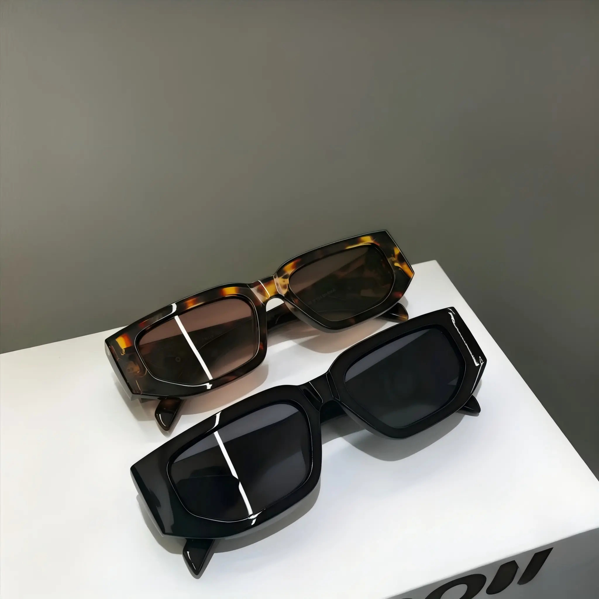 Trendy Retro Square Sunglasses for Men & Women-Square Frame Shades UV400 Protection for Every Occasion,Lightweight and portable sunglasses