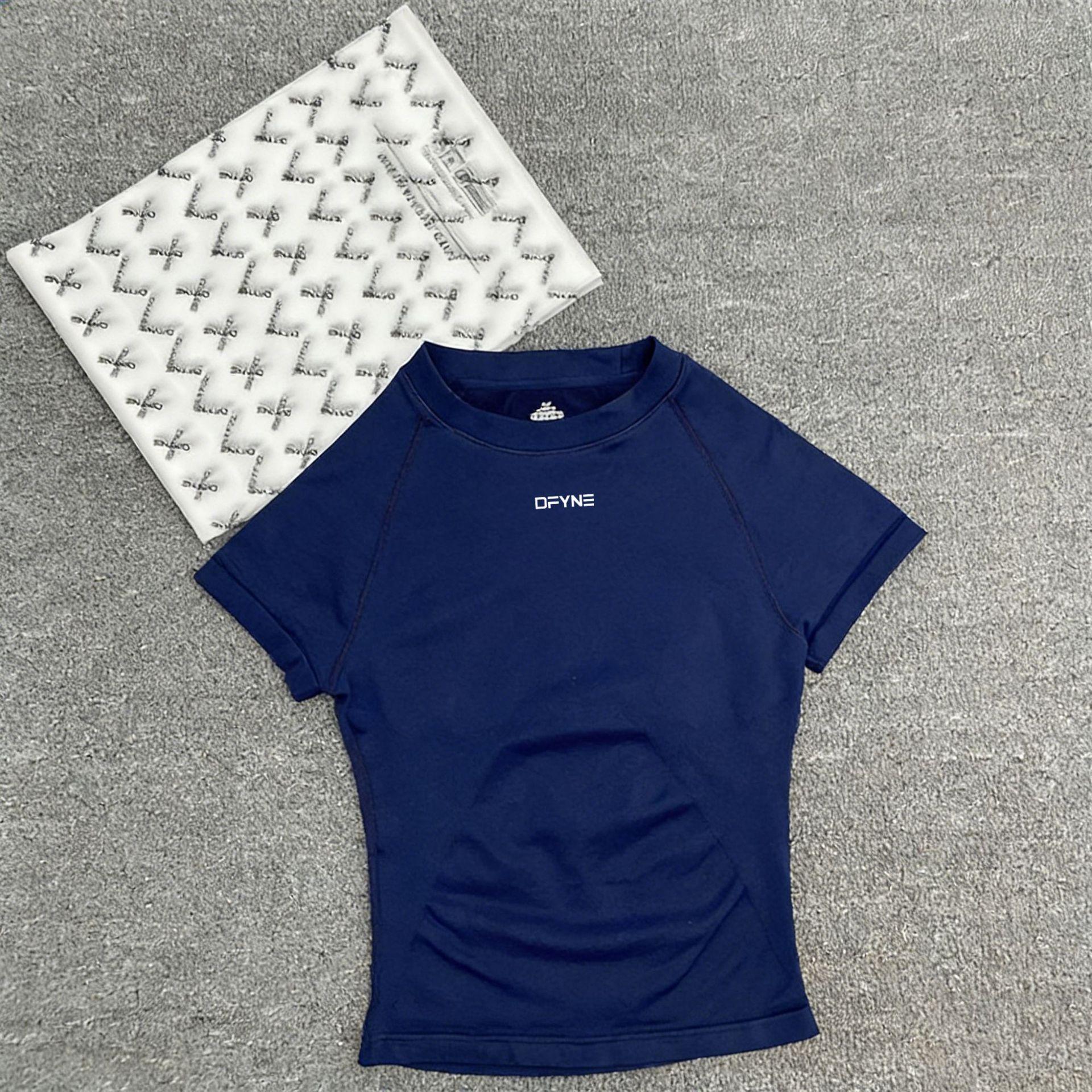 Say goodbye to stuffiness💦 DFYNE Seamless Knit Quick-Drying T-Shirt, making you love sweaty workout clothes