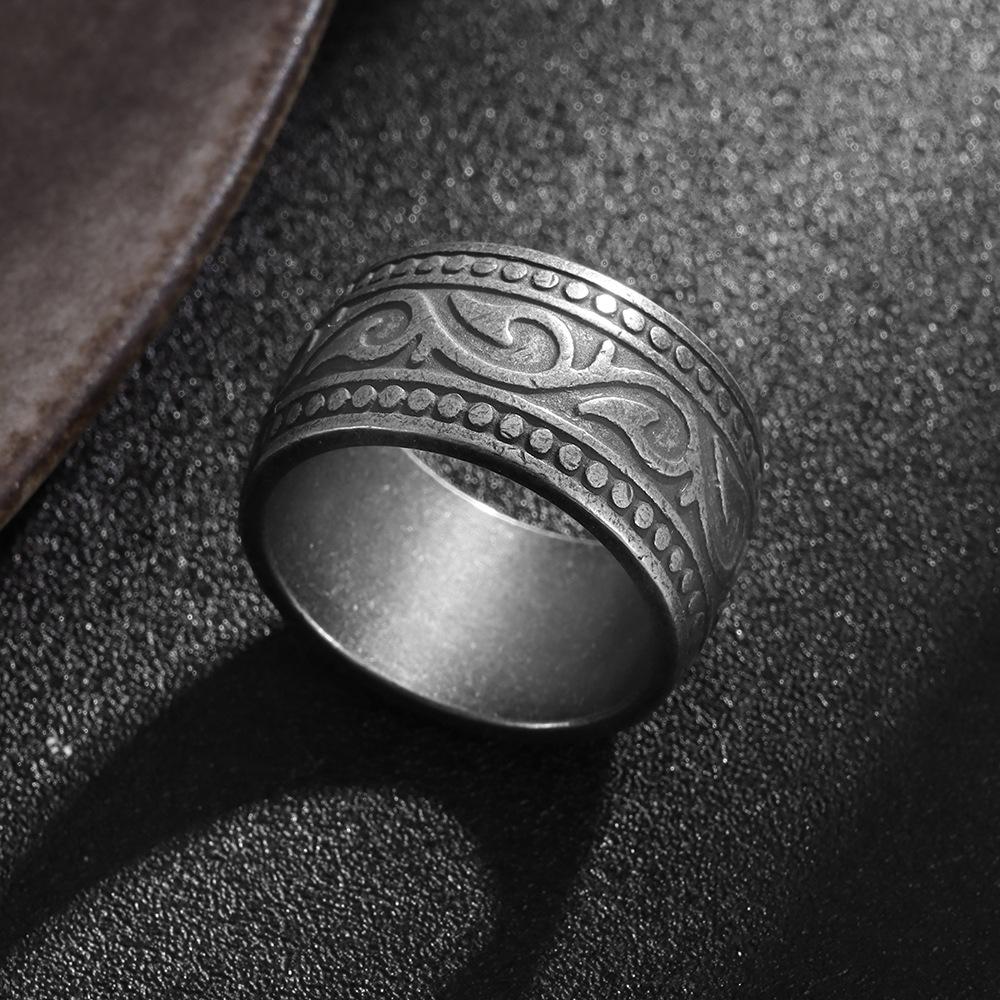 Popular Celtic Triangle Knot Cast Titanium Steel Ring, European and American Men's Fashion Accessory, Personalized Ring