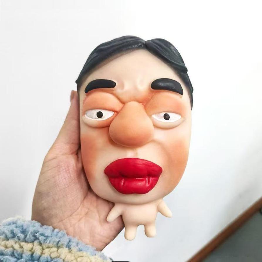 Quick-rebound pimple squeezer fingertip device, made of soft silicone, relieves pressure.