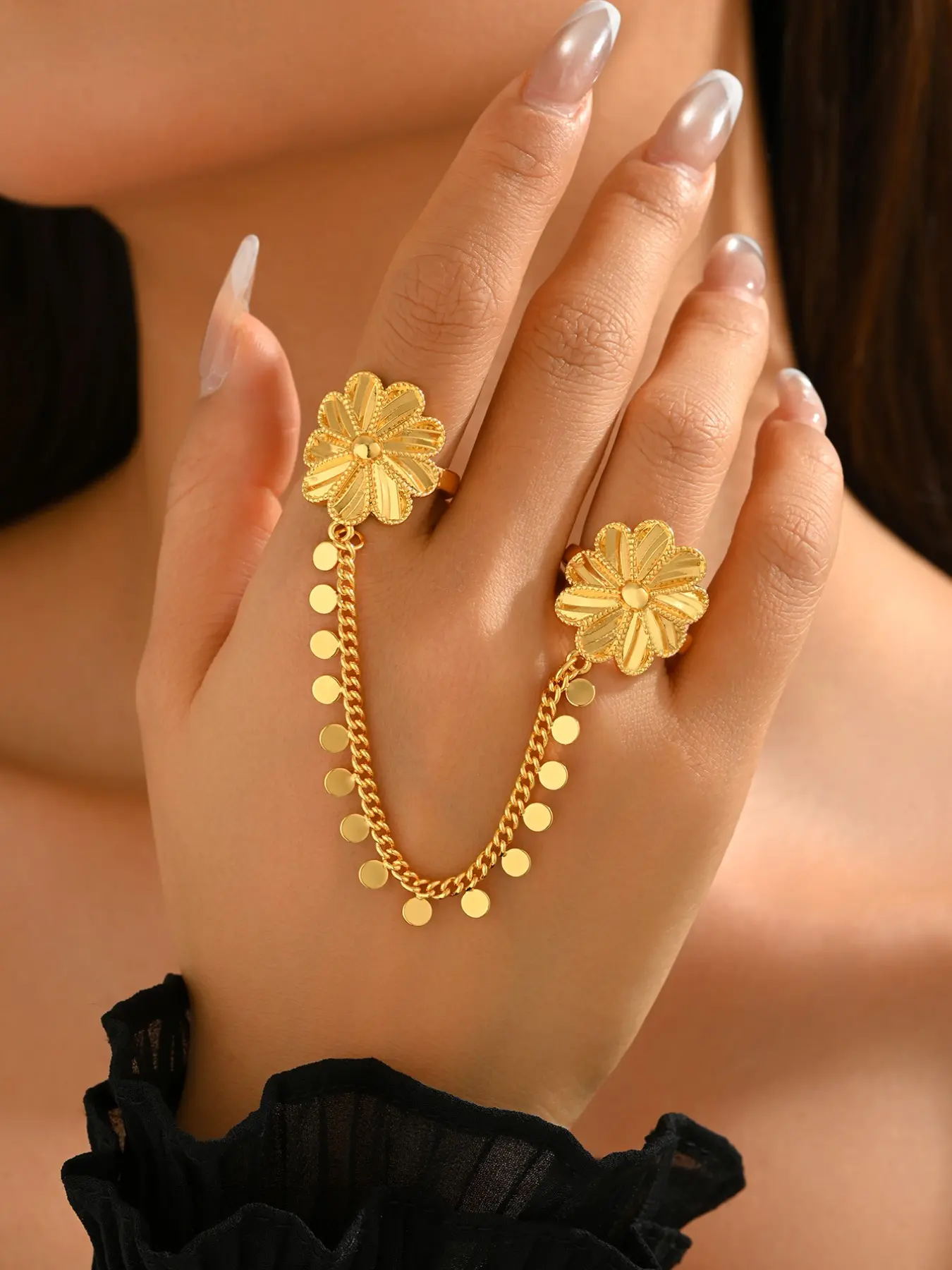 Vintage Court Style Luxurious Copper Gold Plated Ring, Hollow Out Design, Ethnic Wedding Accessory, Elegant Jewelry Piece, Finger Rings, Elegant Fashion Rings, Beautiful Rings