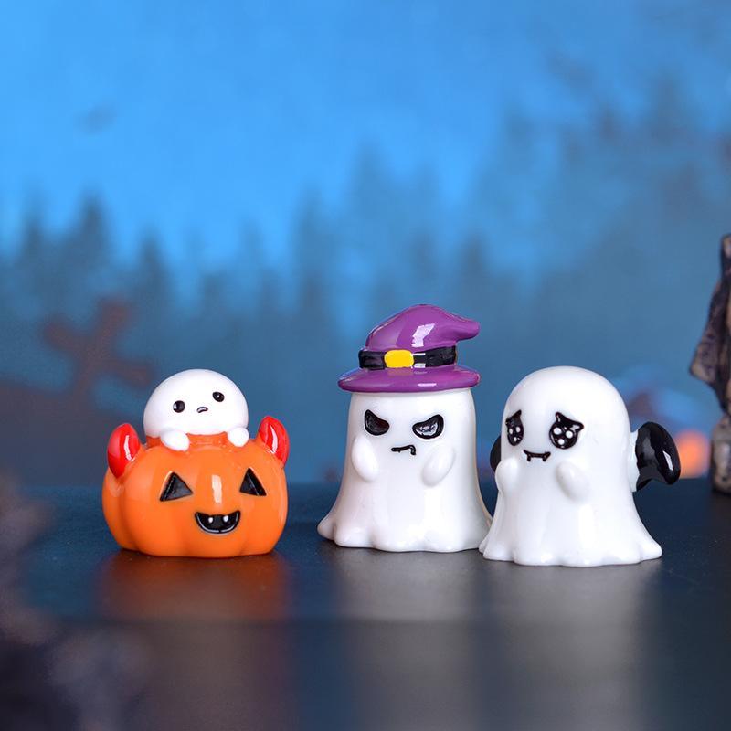 Cartoon Ghost Ornament, 6 Counts Mini Cute Micro Landscape Ornaments, Desktop Decoration for Home Dormitory Office Living Room Festival Gift