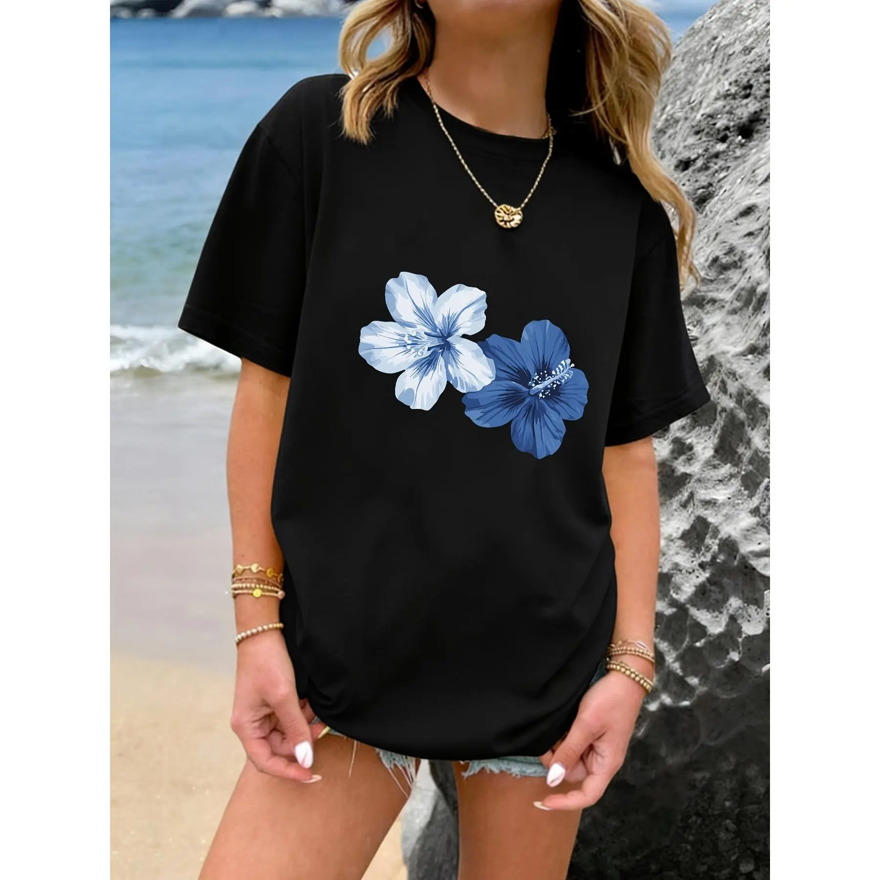 Men's Hibiscus Flower Streetwear T-Shirt - Essential Short-Sleeve Crew Neck Top with Hawaiian Aesthetics, Casual Beachwear for School & Vacation Outfits