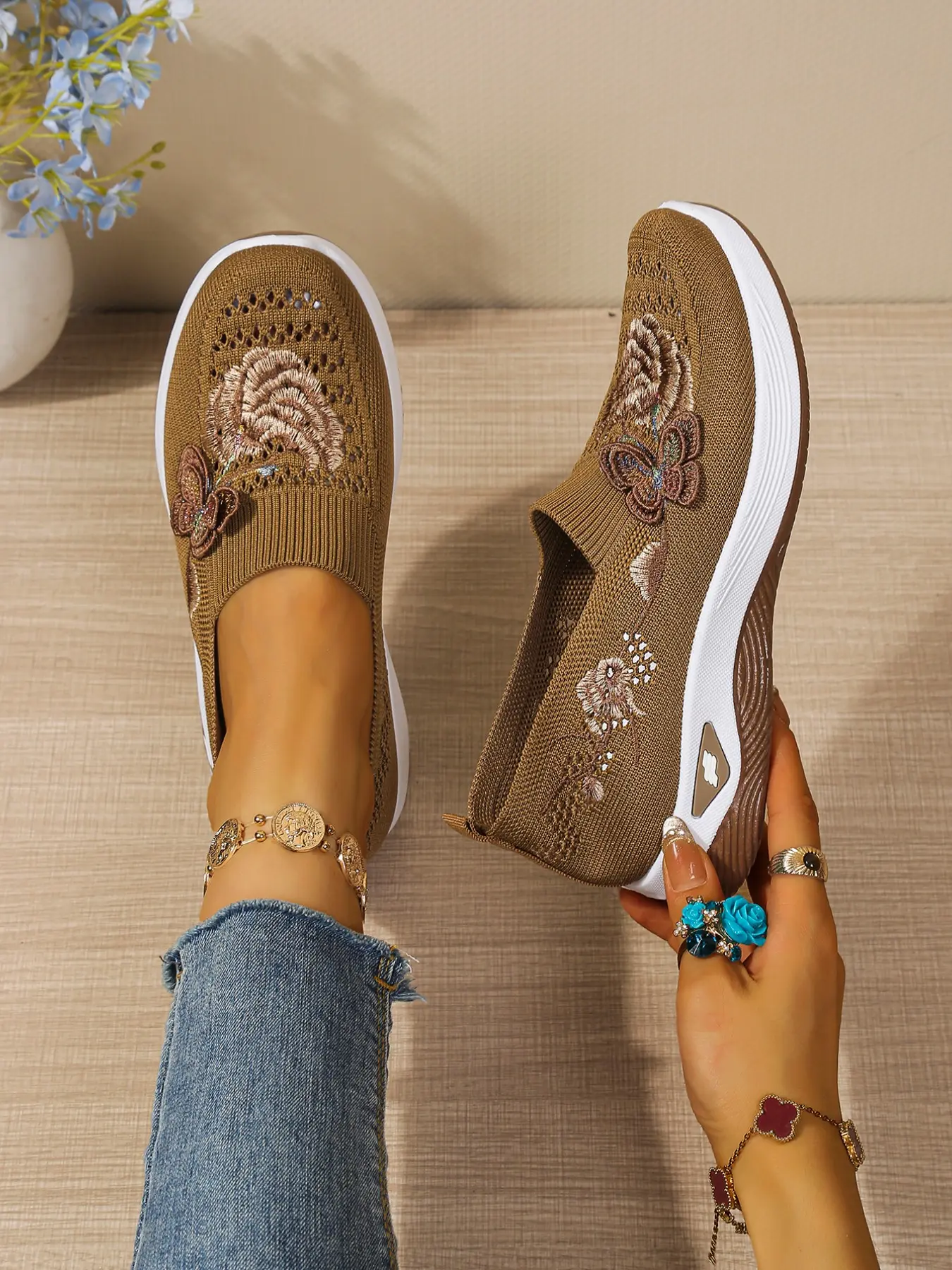 Vintage Floral Embroidered Lace-Up Knit Shoes, Breathable Slip-On Comfort Sneakers, Ideal for Middle-Aged Women & Moms