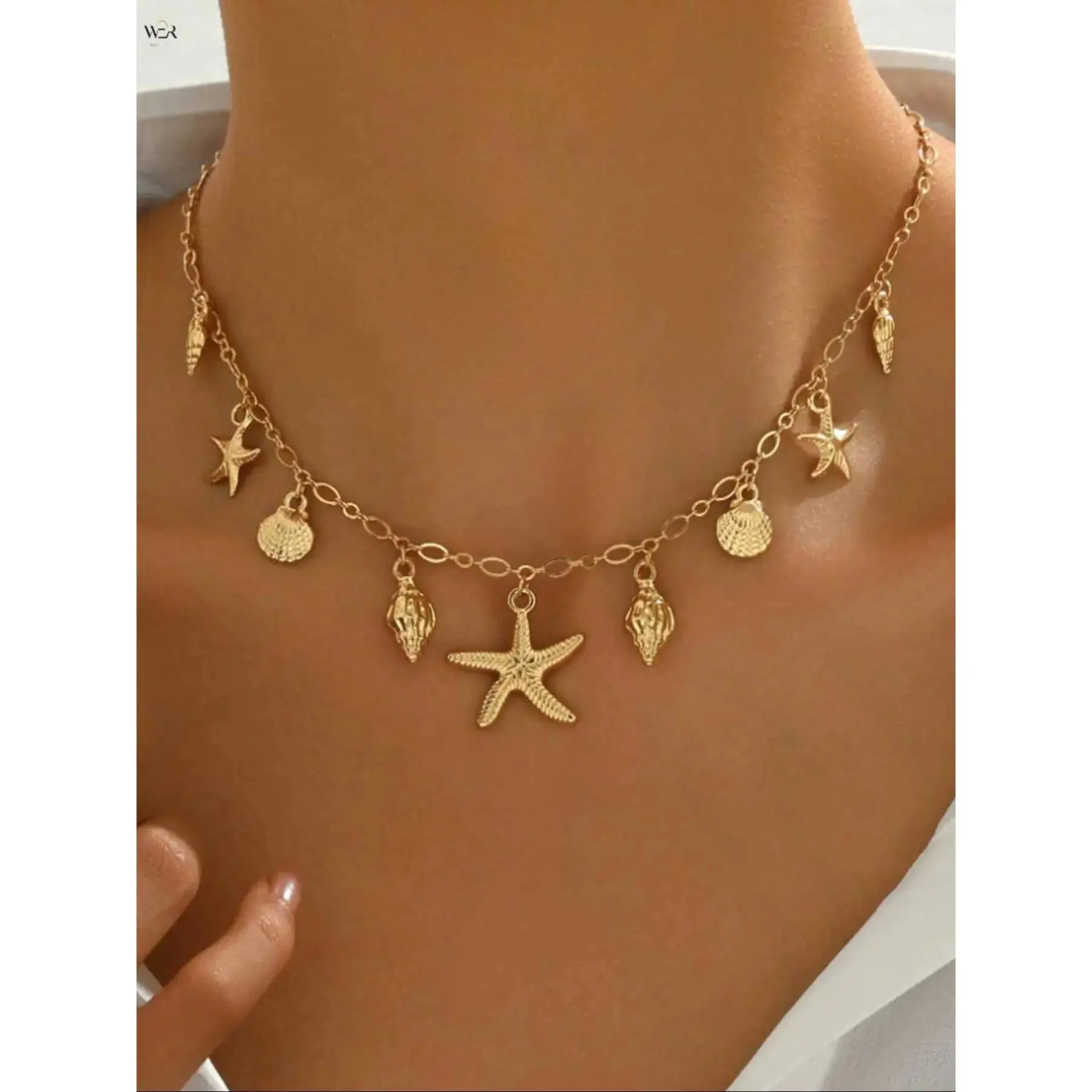 Women's Gold-Tone Charm Necklace with Starfish & Shell Pendants, Elegant Coastal Boho Zinc Alloy Jewelry, Lightweight 6g Adjustable for Beachwear, Charm Necklaces, Dangling Pendants, 44Cm