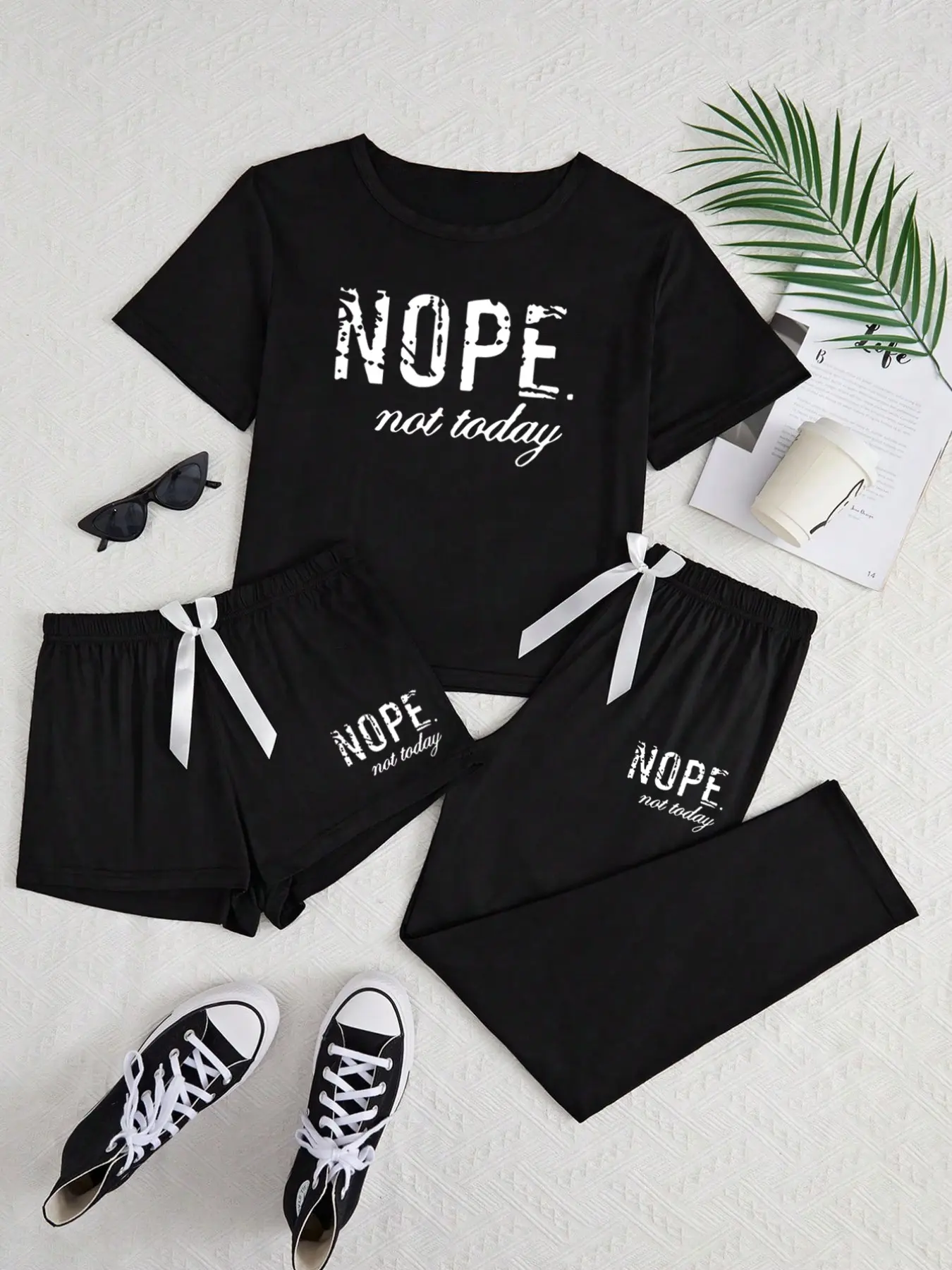 3-Piece Women's Pajama Set, Comfortable Casual Home Wear, Soft Knit Fabric, Suitable for All Seasons, Slim Fit