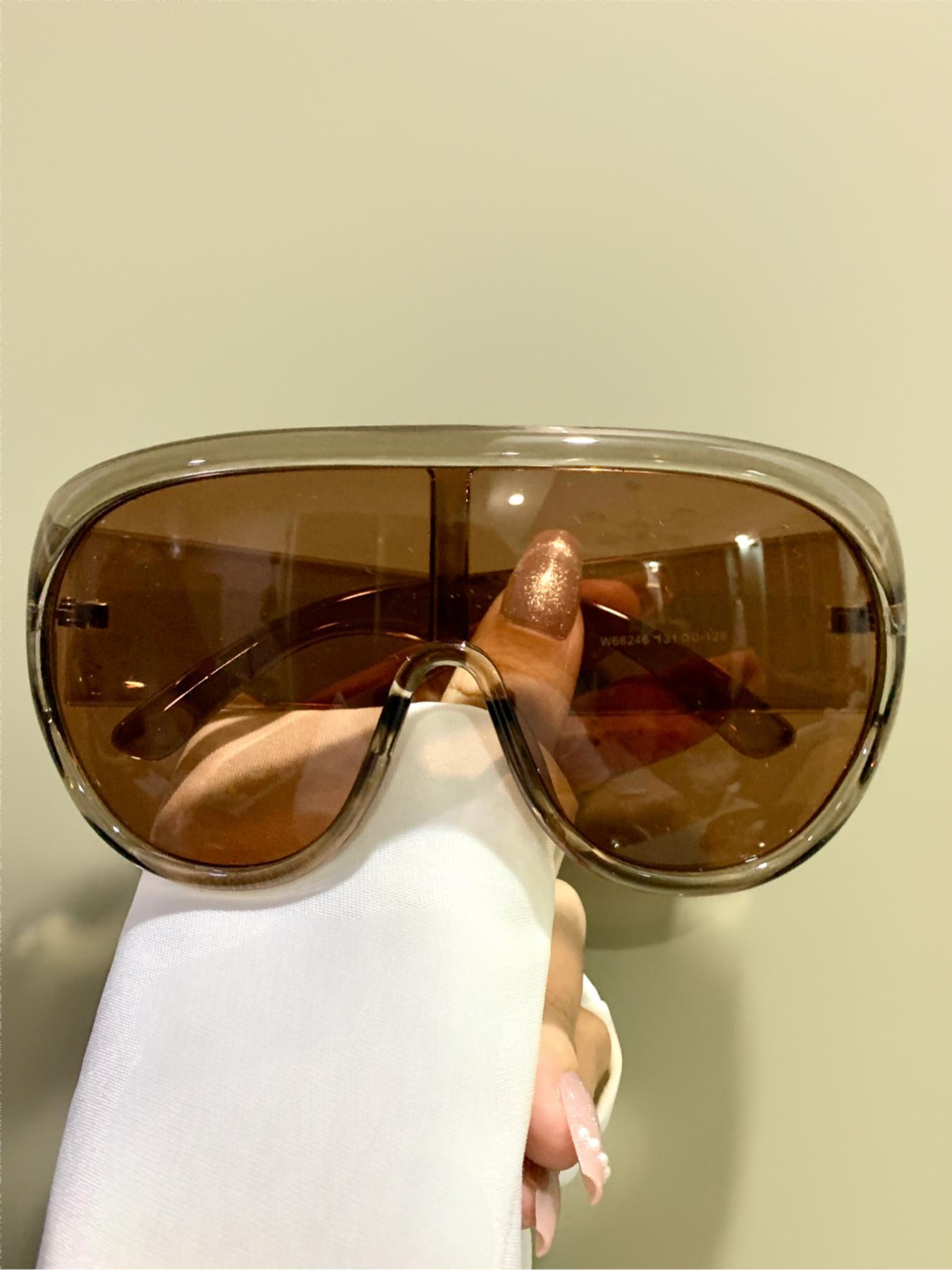 Unisex Vintage Trendy Oversized Glasses, Retro Casual Tinted Lens Glasses for Everyday Use, Fashion Accessories for Outdoor Activities, Trendy Beach Eyewear