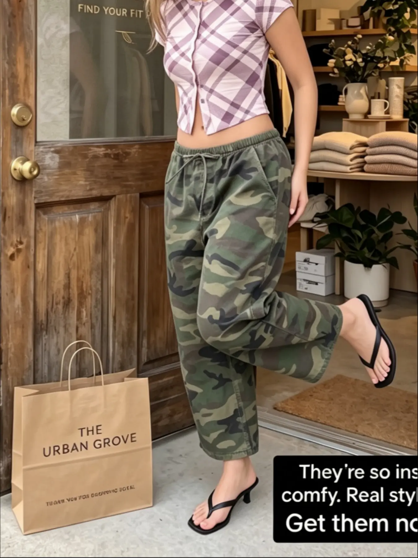 Women's Camouflage Print Workwear Jeans With Pockets, Flap Pockets, Fashionable and Functional Design, Casual Loose-Fit, All Seasons