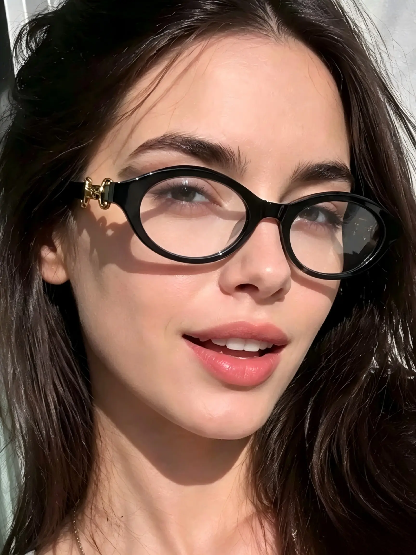 Elegant Oval Frame Glasses for Women, Vintage Style Eyewear, Unisex Glasses, Fashionable Design, High-End Look, European & American Trend