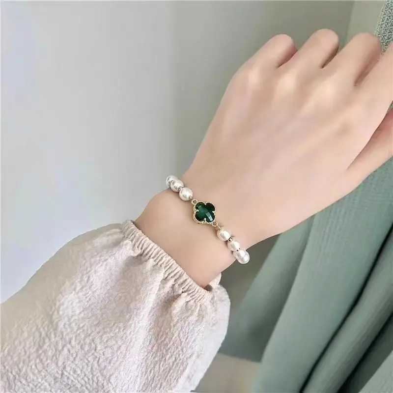 Four-Leaf Clover Pearl Bracelet, Gemstone Zircon Bracelet, Fashionable Versatile Accessory, Elegant Jewelry for All Occasions